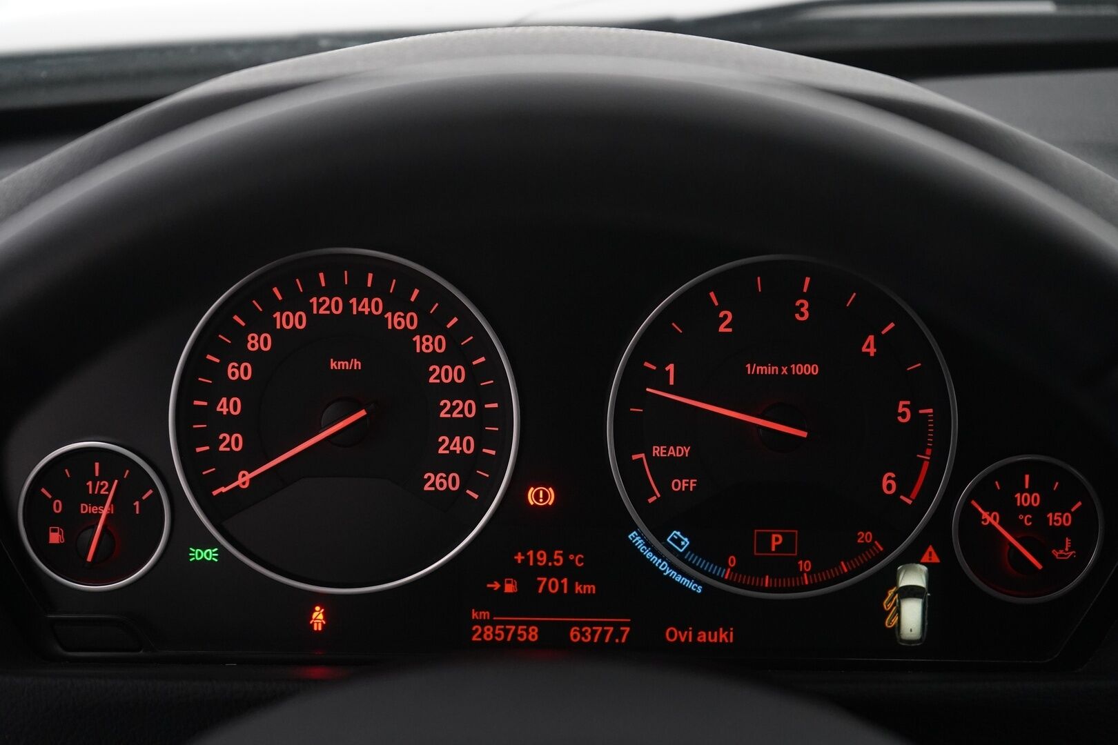 BMW 318 2017 F31 Touring d A Business *HUD / HiFi / Adapt. LED / Sähköluukku / Navi / Vakkari*