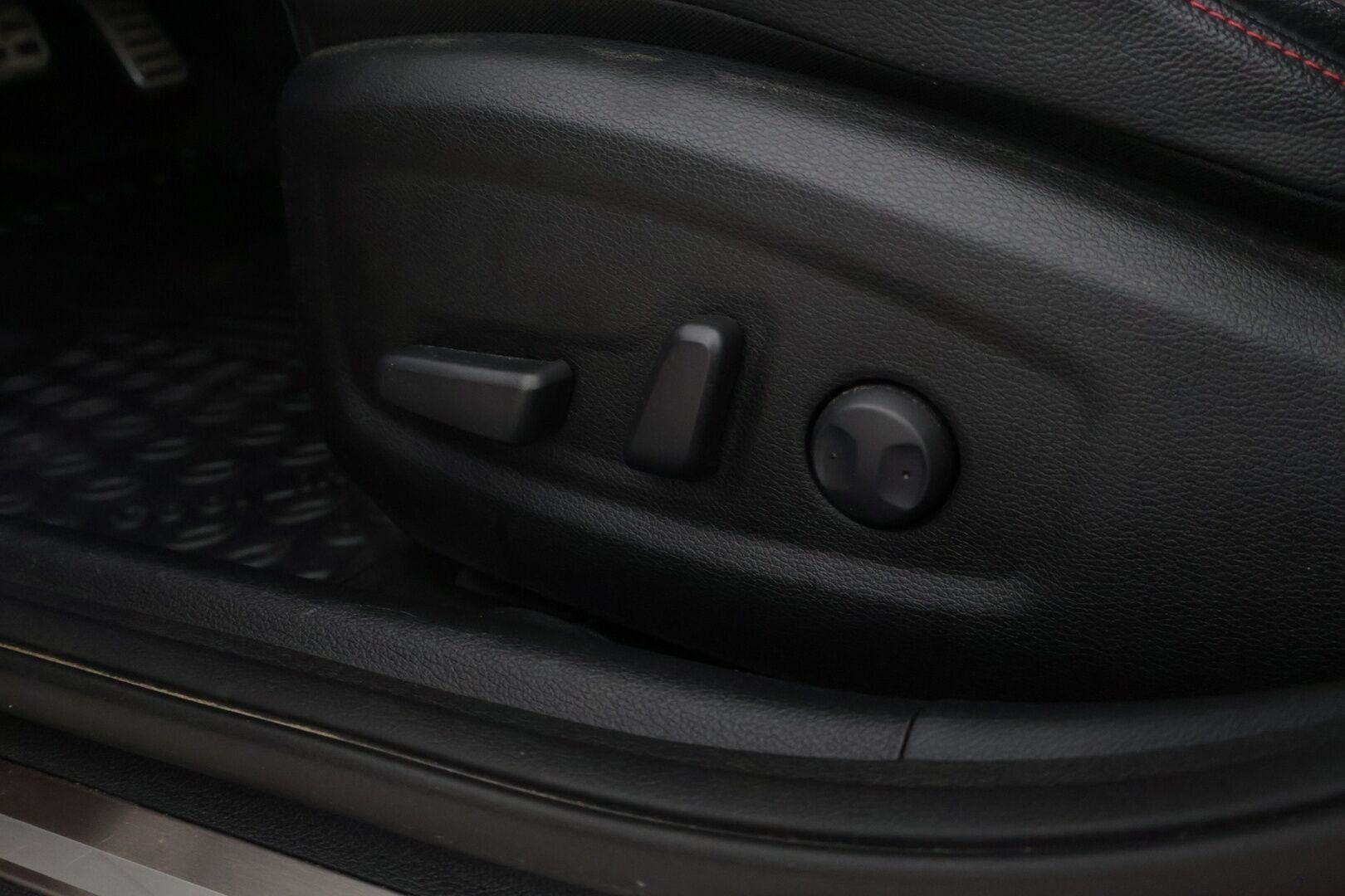 Kia ProCeed 2019 1,6 T-GDI ISG 204hv GT Business Premium SB DCT A/T EcoDynamics / ACC / JBL / Panorama / Muistipenkki* - 2xRenkaat / Särmä huoltohistoria / Näyttävä*