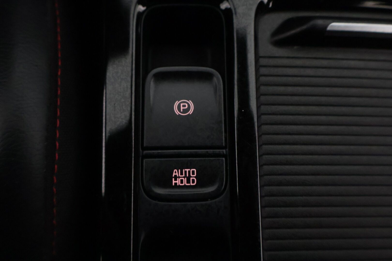 Kia ProCeed 2019 1,6 T-GDI ISG 204hv GT Business Premium SB DCT A/T EcoDynamics* ACC / JBL / BLIS / Panorama / Lohko / P-kamera / Navi* - *Törkykamat / Nahka-alcantara / Muistipenkki / Ratinlämmitin / KeyLess / Ambient / LED / 2x Renkaat*