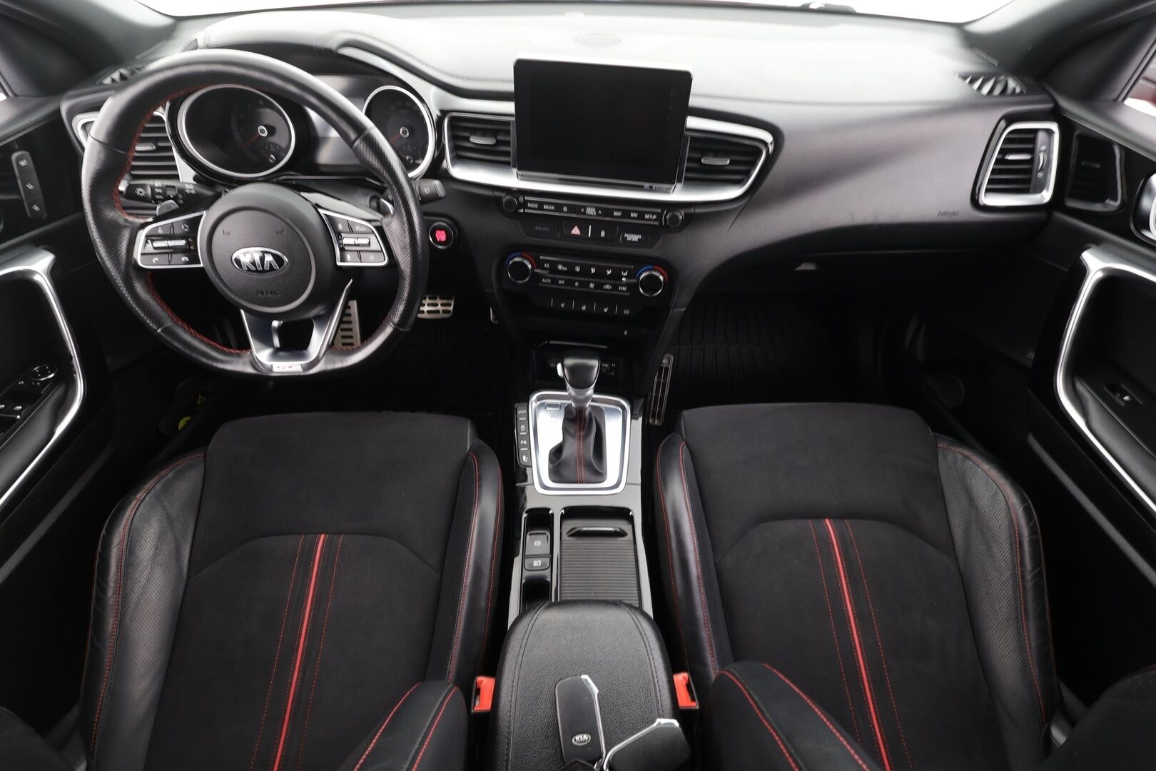 Kia ProCeed 2019 1,6 T-GDI ISG 204hv GT Business Premium SB DCT A/T EcoDynamics * ACC / P.kamera / JBL / Muistipenkki * - Suomi-auto / Kahdet renkaat aluvanteilla / Hyvät varusteet