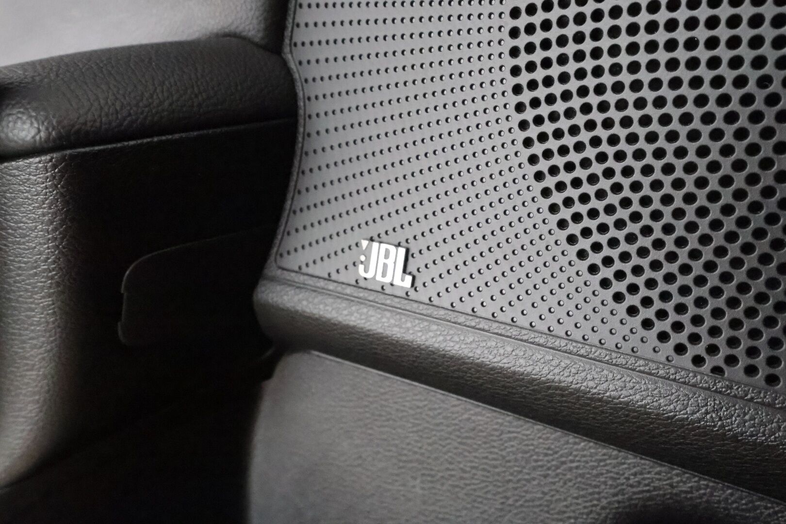 Kia ProCeed 2019 1,6 T-GDI ISG 204hv GT Business Premium SB DCT A/T EcoDynamics * ACC / P.kamera / JBL / Muistipenkki * - Suomi-auto / Kahdet renkaat aluvanteilla / Hyvät varusteet - HULLUT AVAJAISHULINAT KORKOTARJOUS 3,29 %