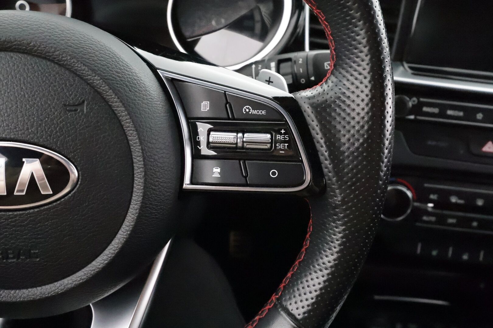 Kia ProCeed 2019 1,6 T-GDI ISG 204hv GT Business Premium SB DCT A/T EcoDynamics * ACC / P.kamera / JBL / Muistipenkki * - Suomi-auto / Kahdet renkaat aluvanteilla / Hyvät varusteet - HULLUT AVAJAISHULINAT KORKOTARJOUS 3,29 %