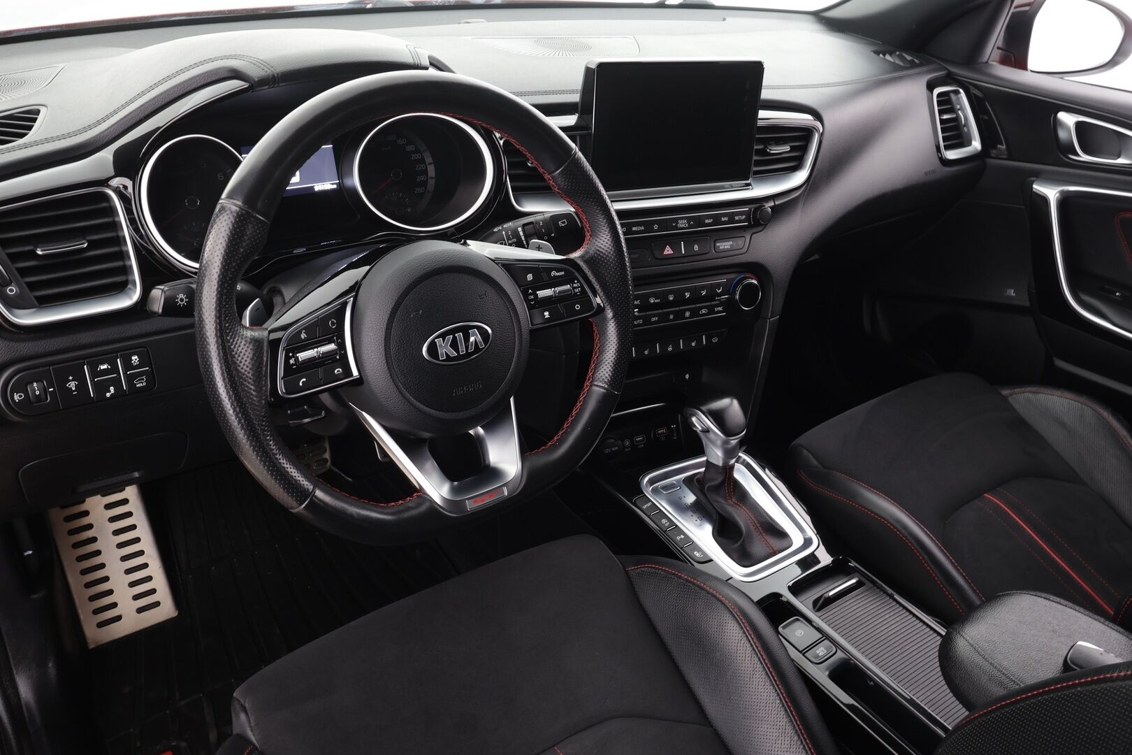 Kia ProCeed 2019 1,6 T-GDI ISG 204hv GT Business Premium SB DCT A/T EcoDynamics * ACC / P.kamera / JBL / Muistipenkki * - Suomi-auto / Kahdet renkaat aluvanteilla / Hyvät varusteet - HULLUT AVAJAISHULINAT KORKOTARJOUS 3,29 %