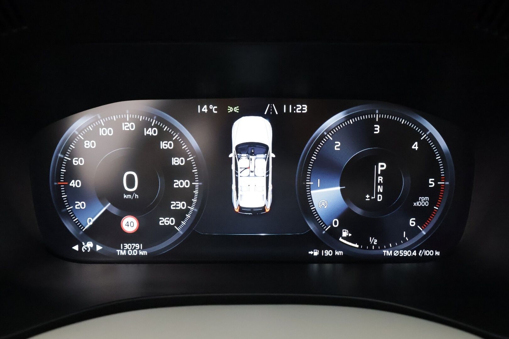 Volvo XC60 2019 D4 AWD Business Inscription aut * Webasto / Koukku / ACC / Full-LED / P.Kamera / Sportpenkki Muistilla / Navi * - Kahdet renkaat aluvanteilla / Suomi-auto