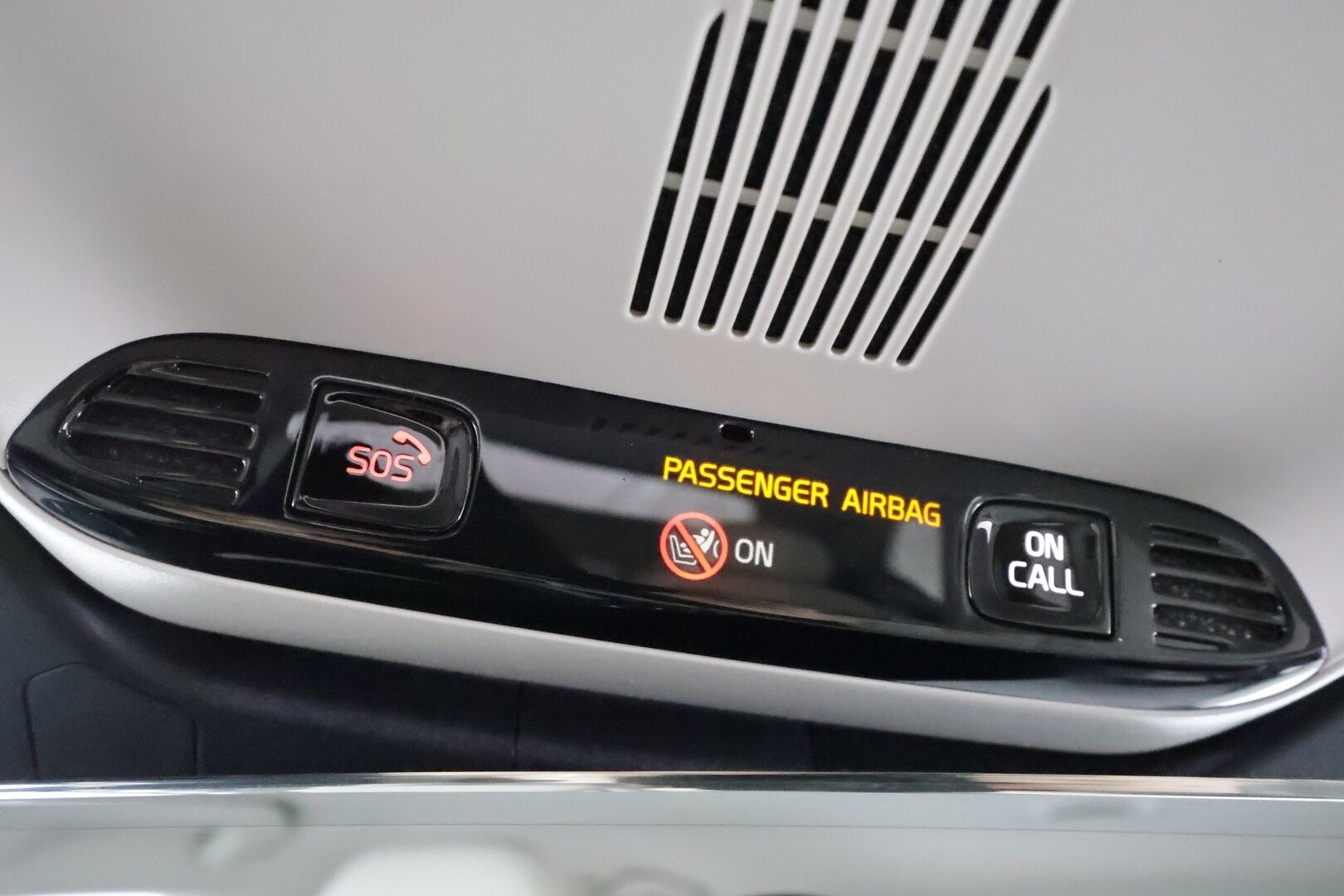 Volvo XC60 2019 D4 AWD Business Inscription aut * Webasto / Koukku / ACC / Full-LED / P.Kamera / Sportpenkki Muistilla / Navi * - Kahdet renkaat aluvanteilla / Suomi-auto