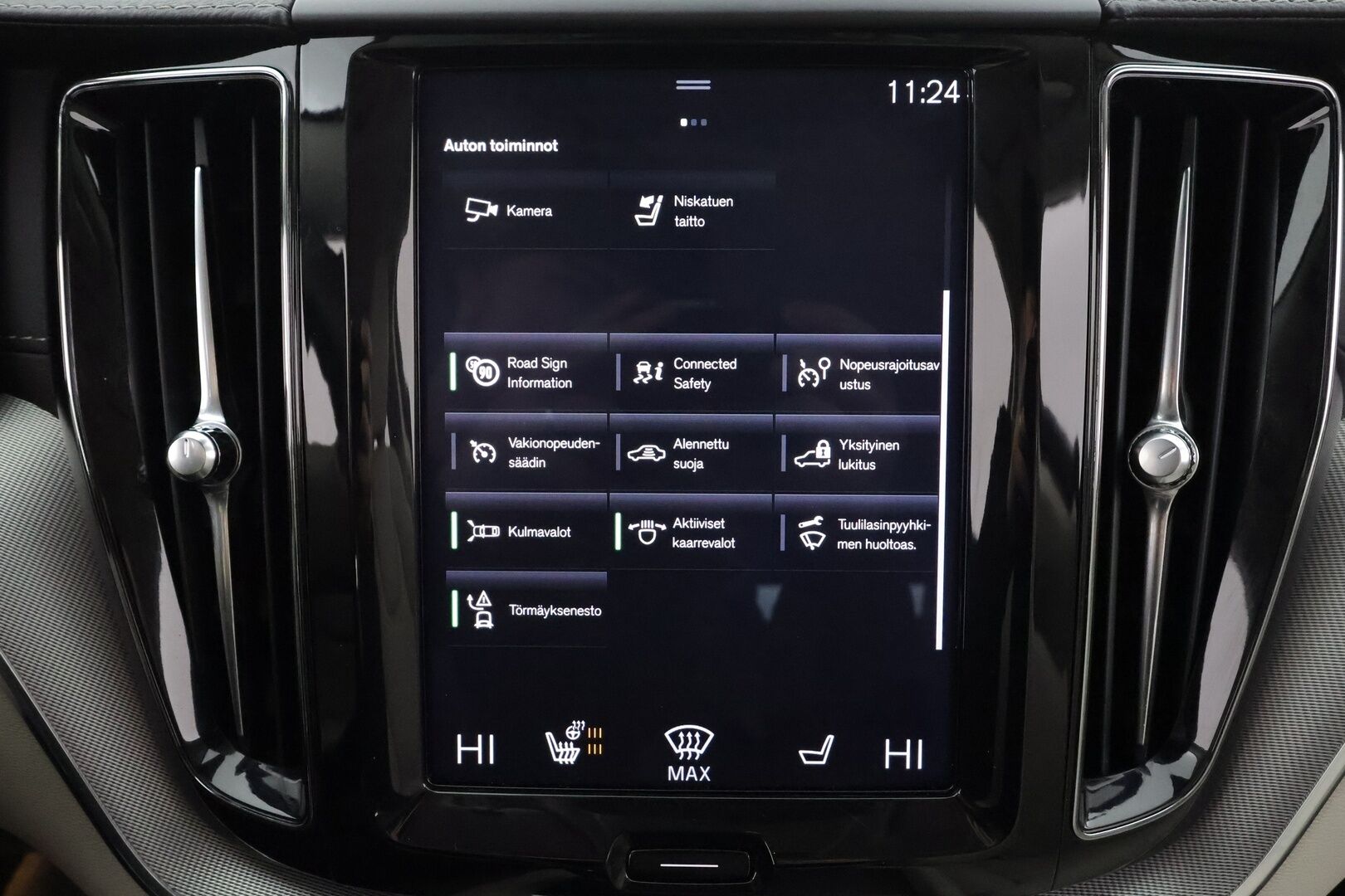 Volvo XC60 2019 D4 AWD Business Inscription aut * Webasto / Koukku / ACC / Full-LED / P.Kamera / Sportpenkki Muistilla / Navi * - Kahdet renkaat aluvanteilla / Suomi-auto