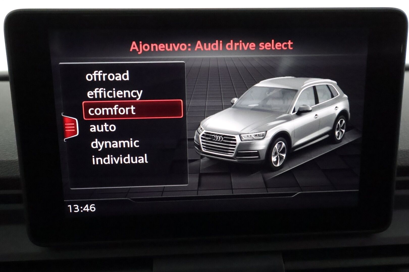 Audi Q5 2019 Business Sport Special Edition 35 TDI 120 kW quattro S tronic **Vakkari / Matrix LED / Webasto / P.kamera / Koukku** - 1.Om Suomi-auto / Merkkihuollettu / Kahdet renkaat aluvanteilla / Sporttipenkit puolinahoilla / Juuri katsastettu!