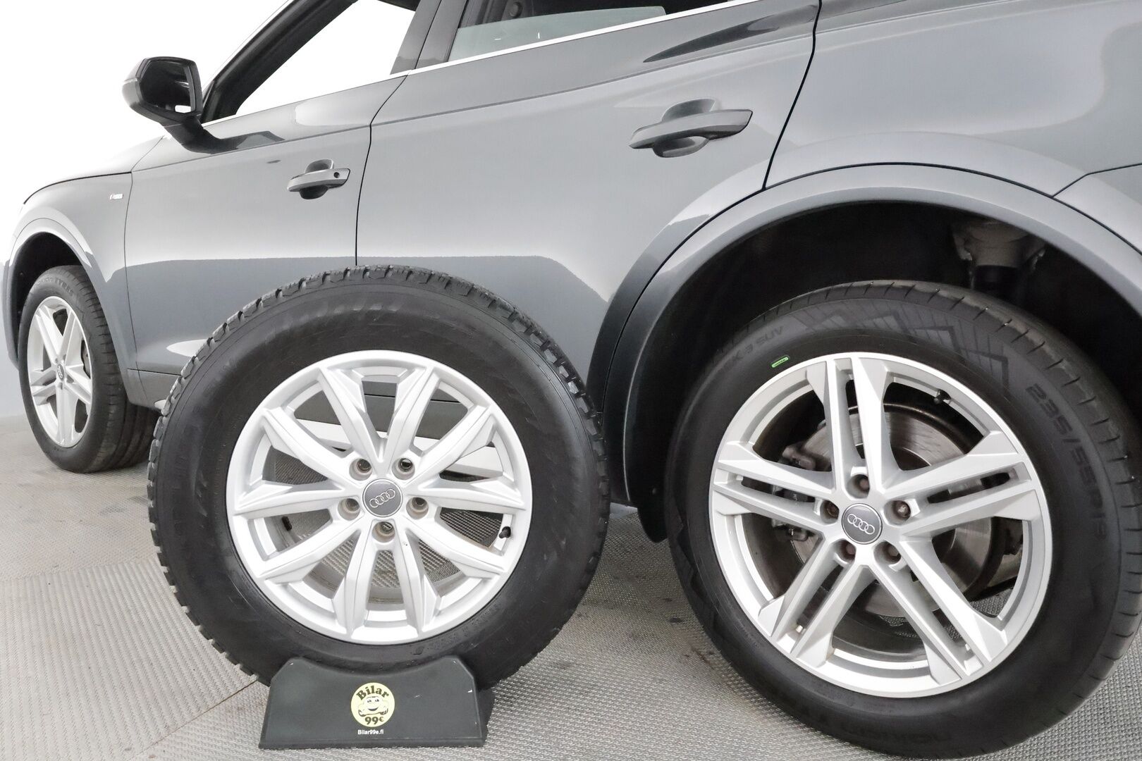 Audi Q5 2019 Business Sport Special Edition 35 TDI 120 kW quattro S tronic **Vakkari / Matrix LED / Webasto / P.kamera / Koukku** - 1.Om Suomi-auto / Merkkihuollettu / Kahdet renkaat aluvanteilla / Sporttipenkit puolinahoilla / Juuri katsastettu!