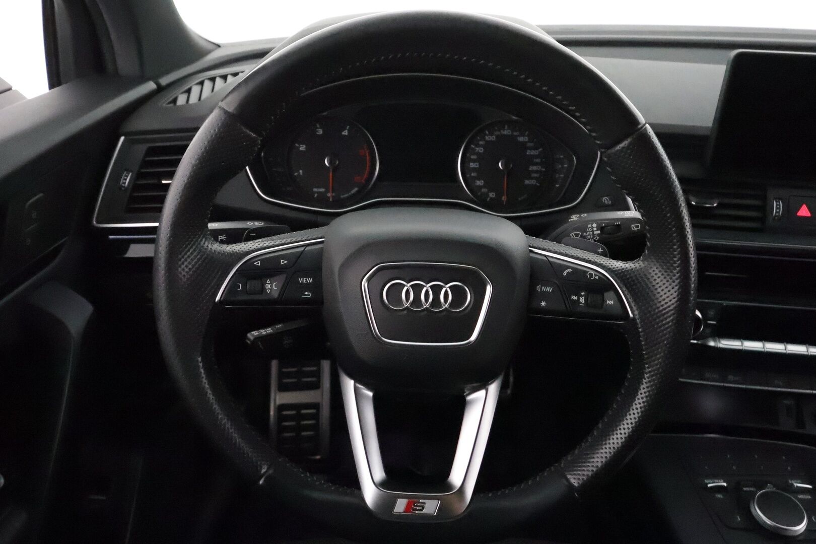 Audi Q5 2019 Business Sport Special Edition 35 TDI 120 kW quattro S tronic **Vakkari / Matrix LED / Webasto / P.kamera / Koukku** - 1.Om Suomi-auto / Merkkihuollettu / Kahdet renkaat aluvanteilla / Sporttipenkit puolinahoilla / Juuri katsastettu!