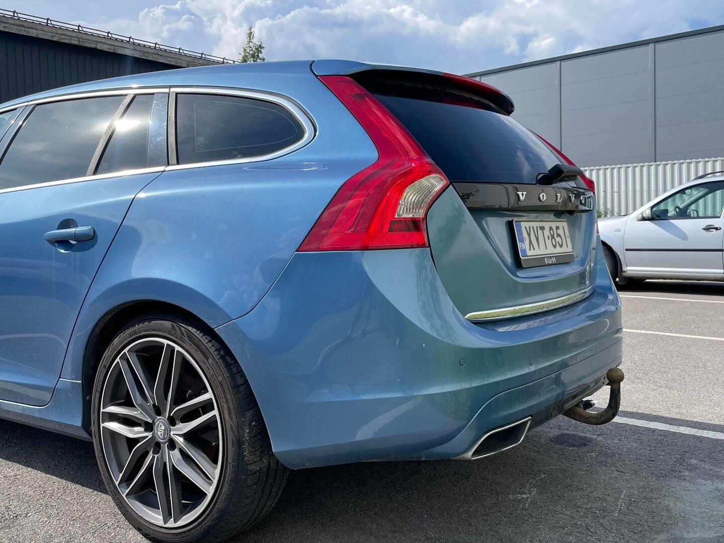 Volvo V60 2013 D6 AWD Summum plug in hybrid aut *Myydään Huutokaupat.com* - | Webasto | Digimittaristo | Kattoluukku | Vetokoukku | Nahkasisusta | Muistipenkki | Navi | 2X Renkaat & Vanteet