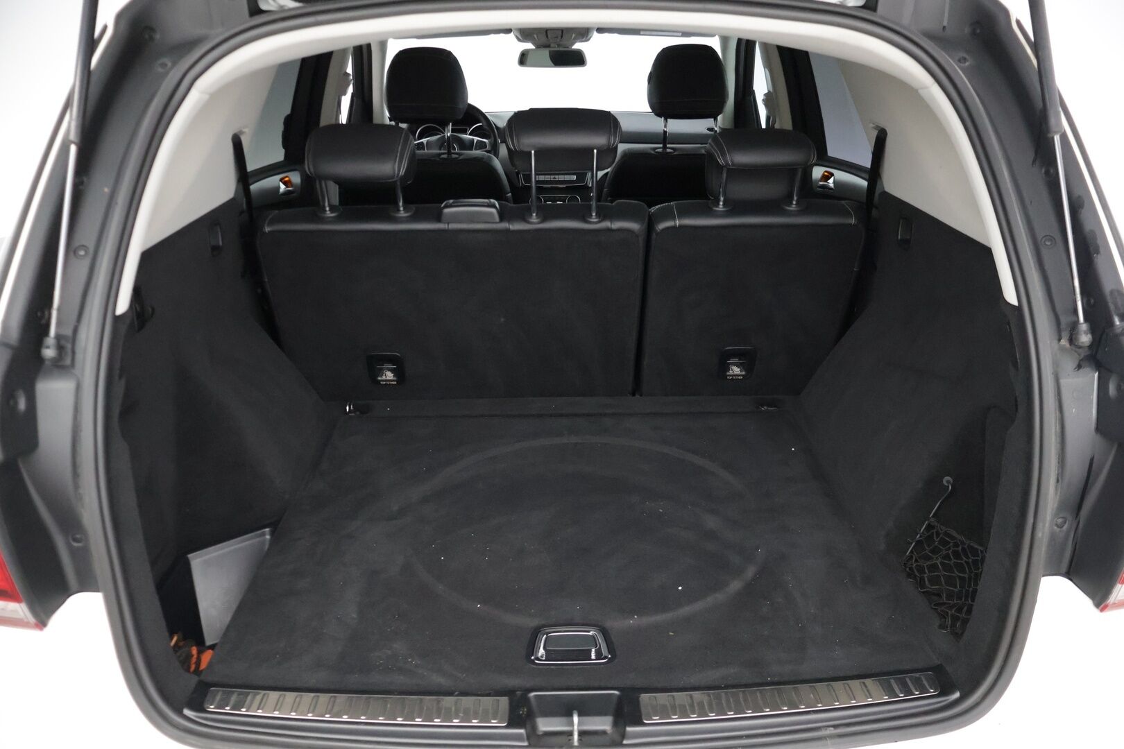 Mercedes-Benz GLE 2016 250 d 4Matic AMG * Panorama / ILS-LED / Vakkari / P.tutkat / Muistipenkit / Airmatic DC / Navi / Nahat / Lohko * - Kahdet renkaat aluvanteilla