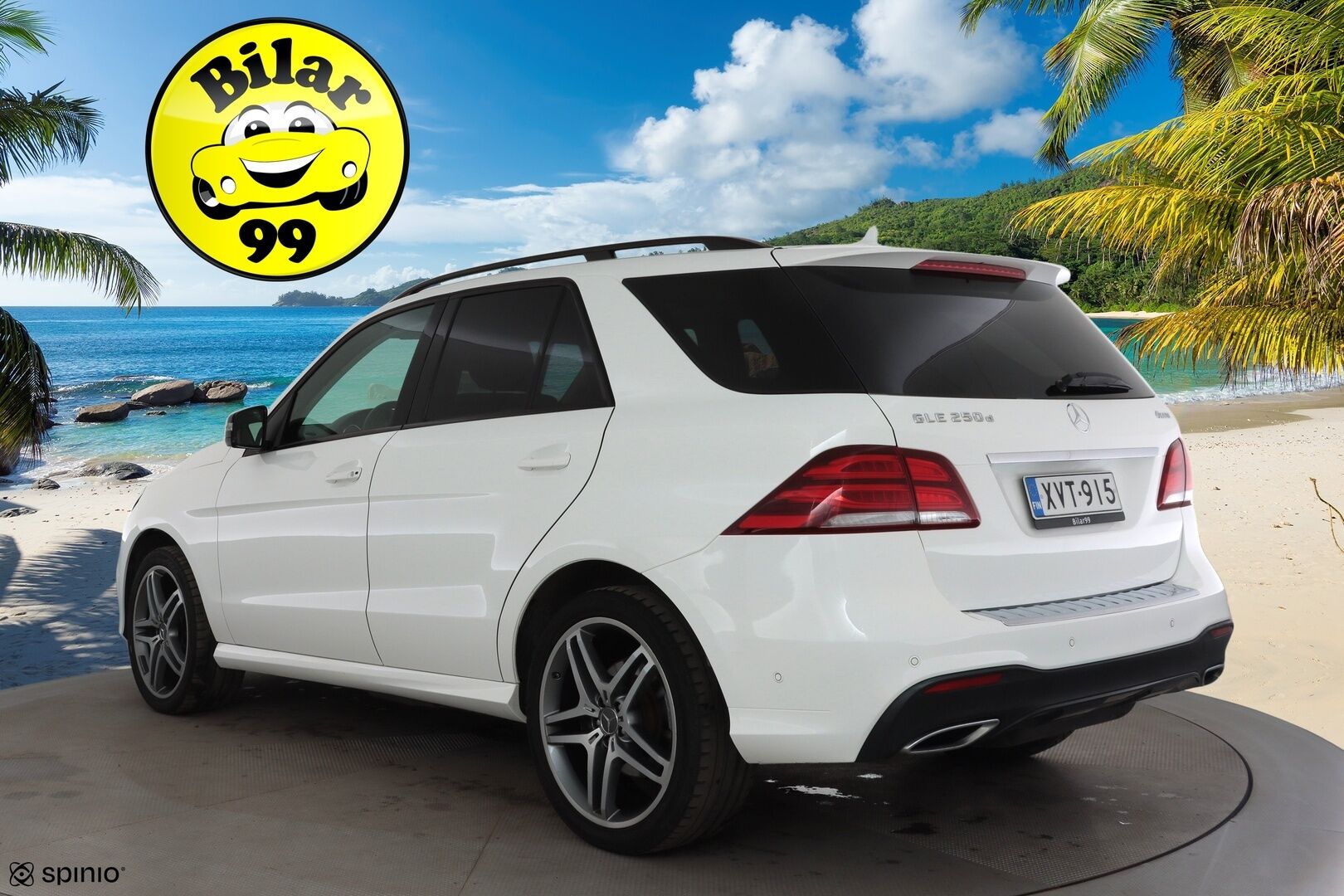 Mercedes-Benz GLE 2016 250 d 4Matic AMG * Panorama / ILS-LED / Vakkari / P.tutkat / Muistipenkit / Airmatic DC / Navi / Nahat / Lohko * - Kahdet renkaat aluvanteilla