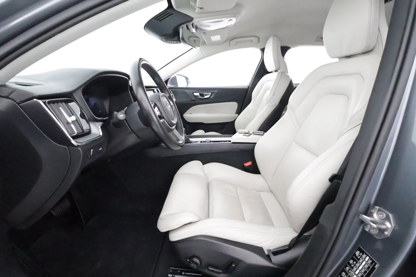 Volvo V60 2019 D4 Inscription aut **H&K / HUD / Pa-lämmitin / Adapt. vakkari / Koukku / Muistipenkit / Keyless / P.kamera** - Full LED / Vaalea nahkasisusta / Apple&Android / Navi