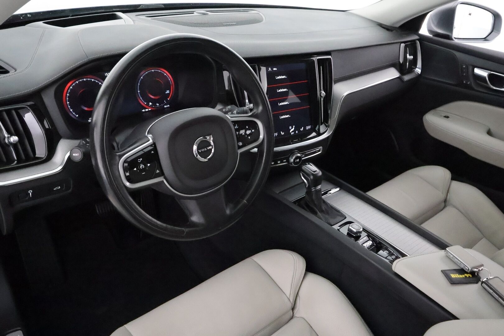 Volvo V60 2019 D4 Inscription aut **H&K / HUD / Pa-lämmitin / Adapt. vakkari / Koukku / Muistipenkit / Keyless / P.kamera** - Full LED / Vaalea nahkasisusta / Apple&Android / Navi