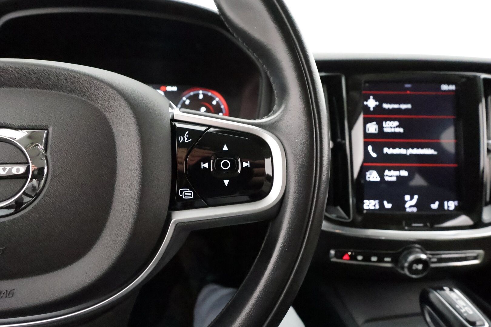 Volvo V60 2019 D4 Inscription aut **H&K / HUD / Pa-lämmitin / Adapt. vakkari / Koukku / Muistipenkit / Keyless / P.kamera** - Full LED / Vaalea nahkasisusta / Apple&Android / Navi