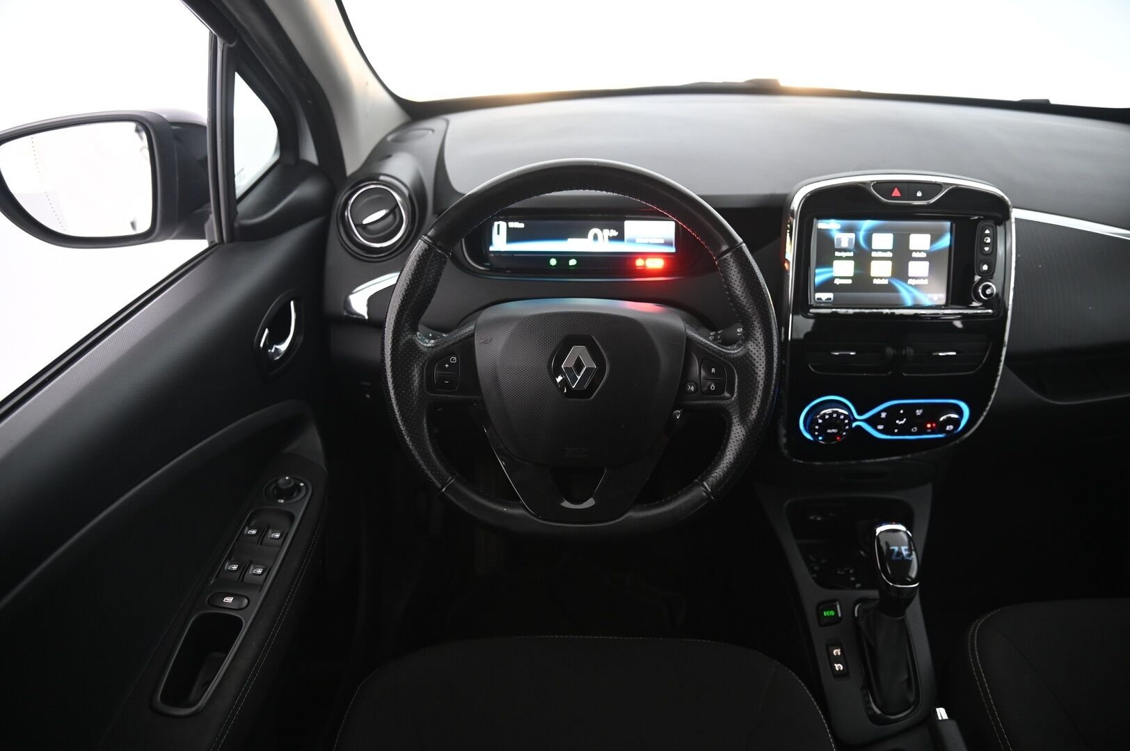 Renault Zoe 2017 41kwh Intense SoH 86% - Myydään Huutokaupat.com