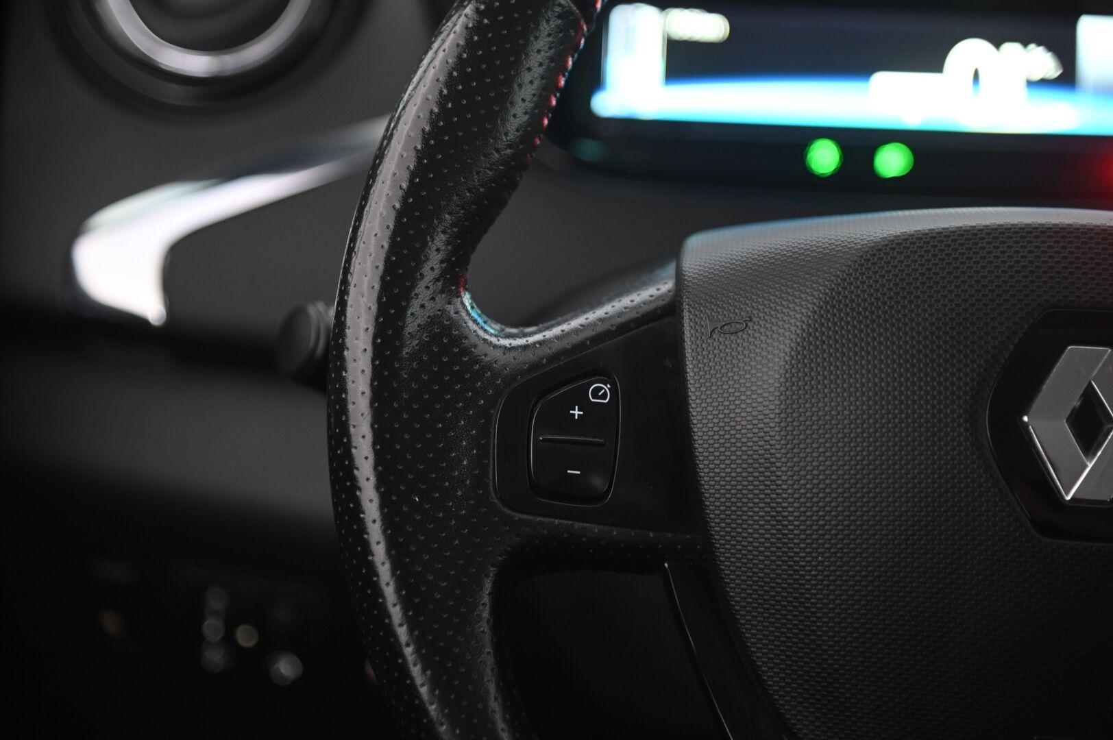 Renault Zoe 2017 41kwh Intense SoH 86% - Myydään Huutokaupat.com