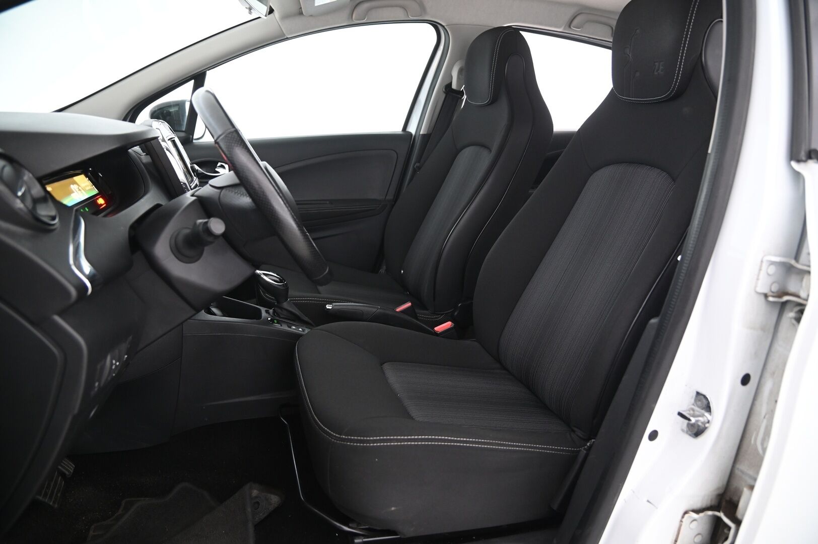 Renault Zoe 2017 41kwh Intense SoH 86% - Myydään Huutokaupat.com
