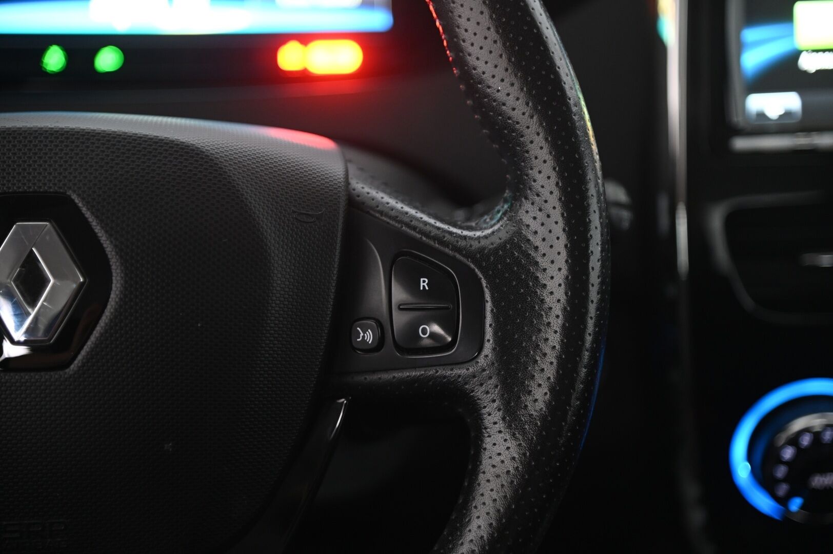Renault Zoe 2017 41kwh Intense SoH 86% - Myydään Huutokaupat.com