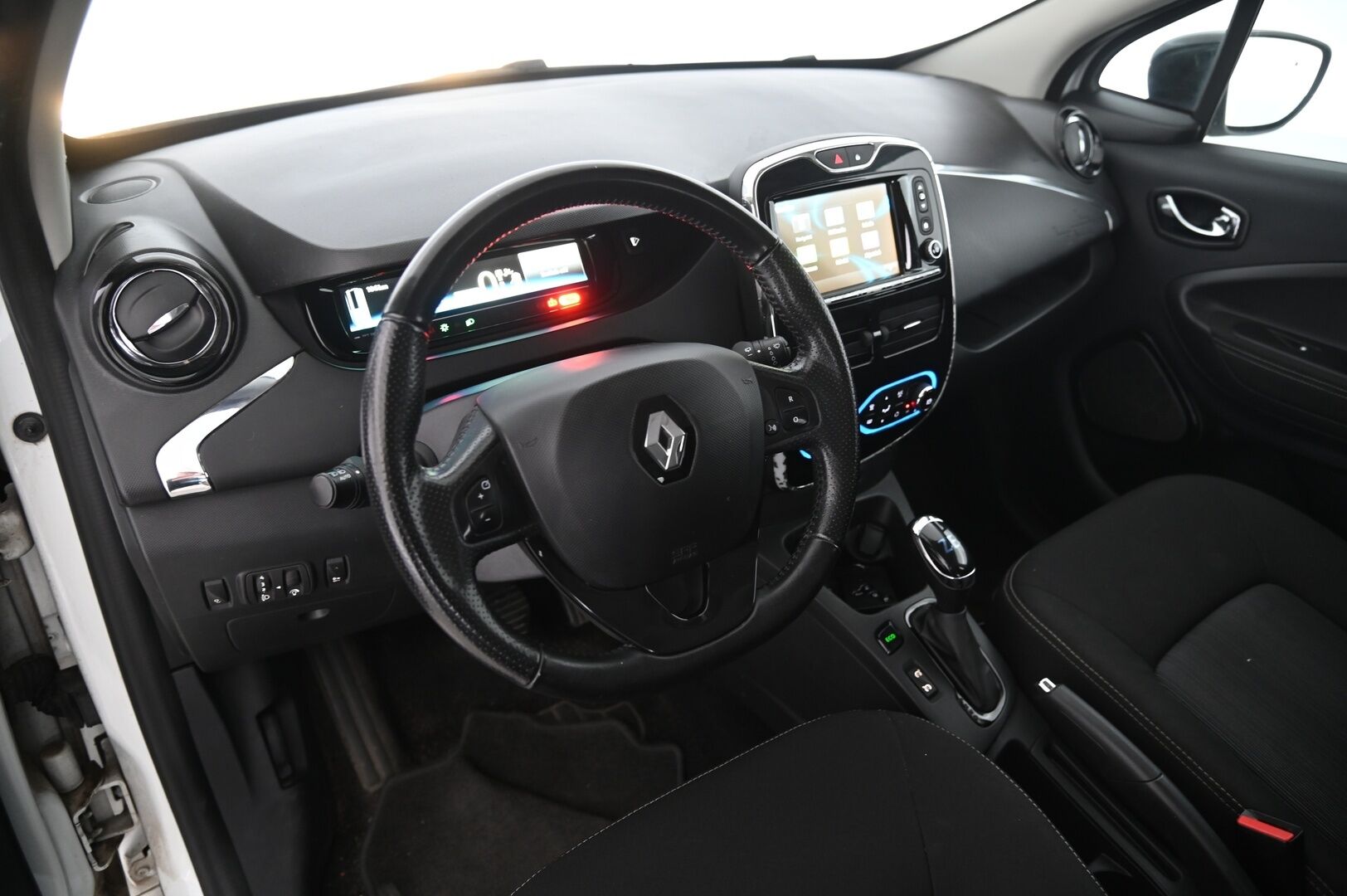 Renault Zoe 2017 41kwh Intense SoH 86% - Myydään Huutokaupat.com
