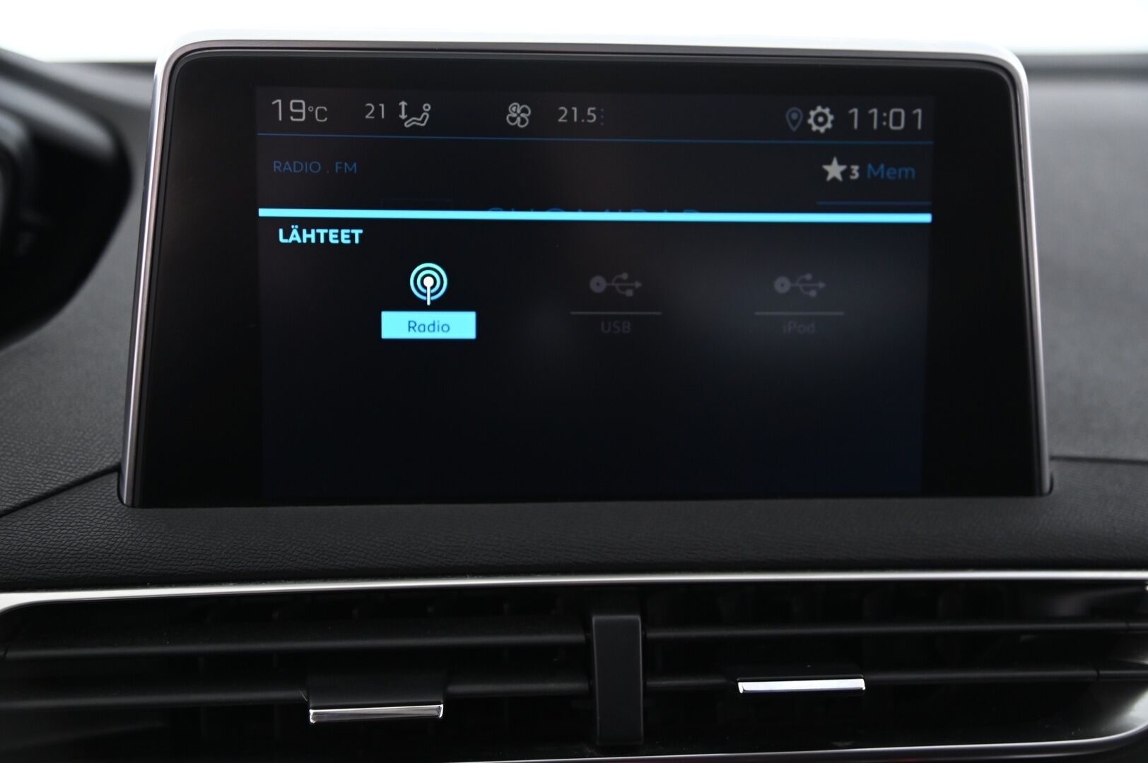 Peugeot 3008 2019 Allure PureTech 130 EAT8-automaatti *ACC / 360 kamera / Koukku / Blis / Appconnect / Sporttipenkit / Focale Äänentoisto* - 2x hyvät renkaat / Lohko + sisätilanlämmitin / Lämpölasi / Juuri huollettu