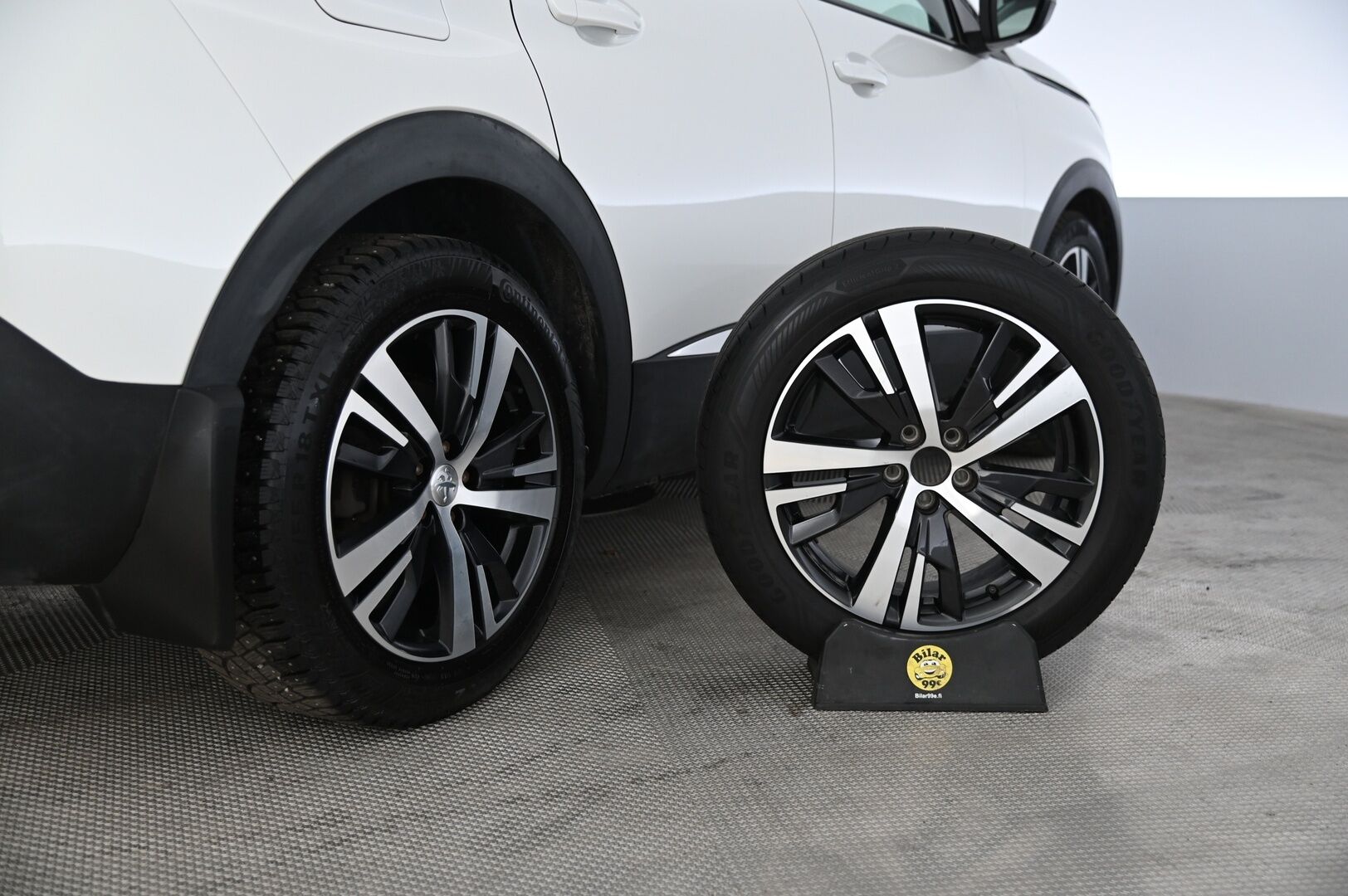 Peugeot 3008 2019 Allure PureTech 130 EAT8-automaatti *ACC / 360 kamera / Koukku / Blis / Appconnect / Sporttipenkit / Focale Äänentoisto* - 2x hyvät renkaat / Lohko + sisätilanlämmitin / Lämpölasi / Juuri huollettu