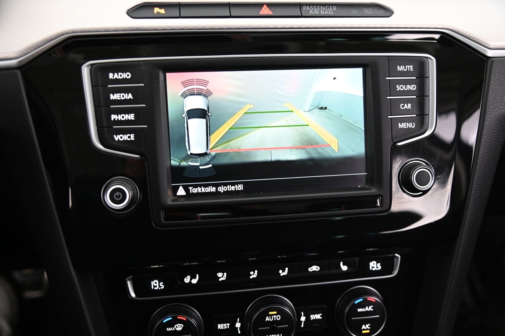 Volkswagen Passat 2016 Variant Alltrack 2,0 TDI 140 kW (190 hv) 4MOTION DSG-aut. Winter Edition *ACC / Panoraama / Nahkasisusta / Koukku* - *Lohko sisätilanlämmittimellä / Nahkasisusta / Ratinlämmitin / P.kamera*