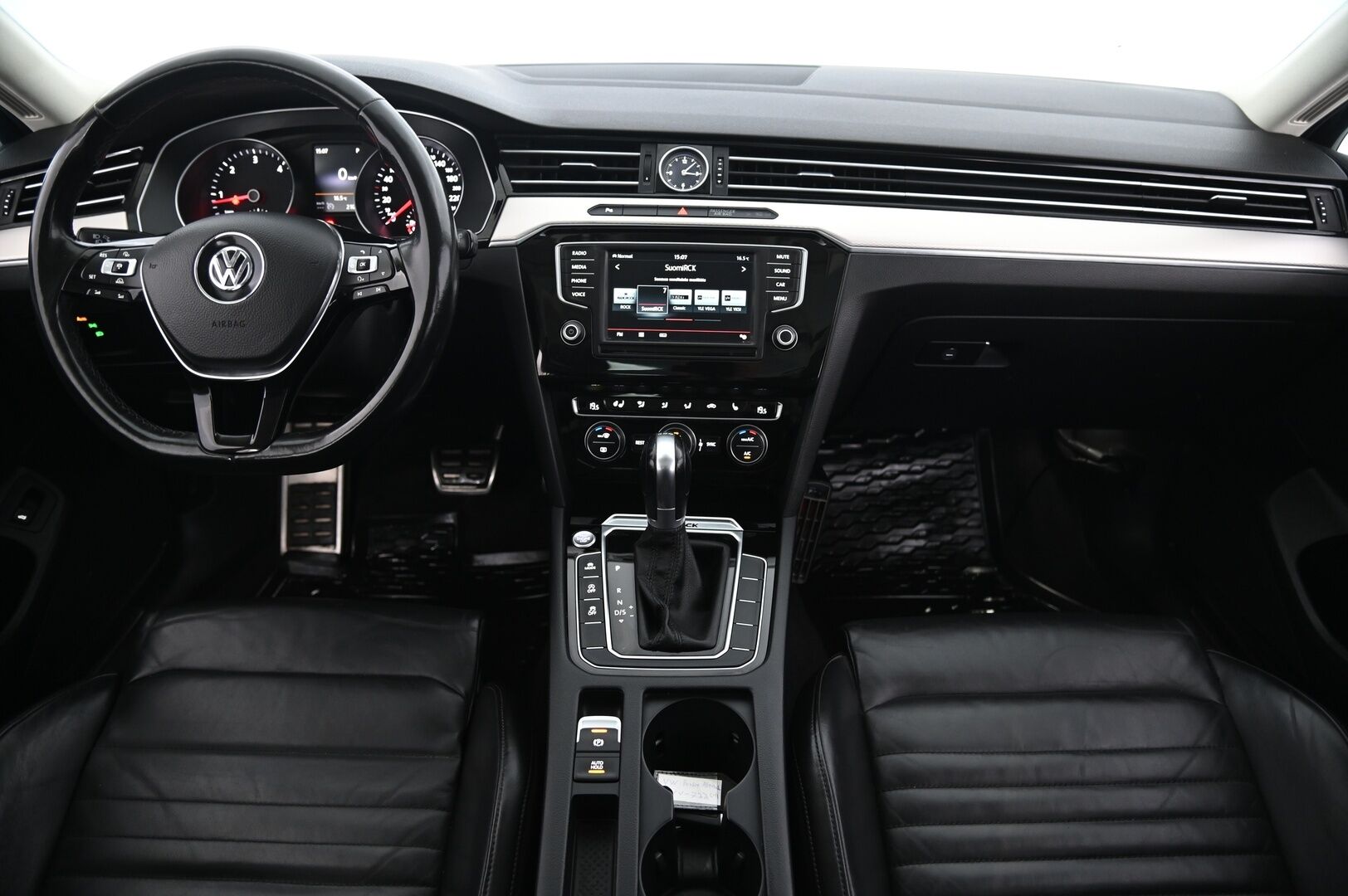 Volkswagen Passat 2016 Variant Alltrack 2,0 TDI 140 kW (190 hv) 4MOTION DSG-aut. Winter Edition *ACC / Panoraama / Nahkasisusta / Koukku* - *Lohko sisätilanlämmittimellä / Nahkasisusta / Ratinlämmitin / P.kamera*
