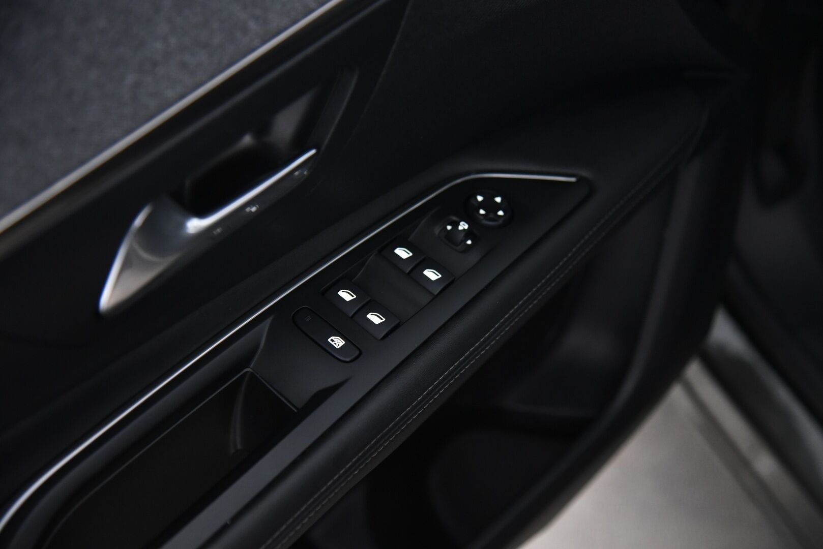 Peugeot 3008 2019 Allure PureTech 130 EAT8 / BLIS / Vetokoukku / Lohkolämmitin / Muistipenkki / Jakopää tehty 03/25 / FULL LED - Jakopää tehty 03/25! / 1. Om Suomi-auto! / Digimittaristo