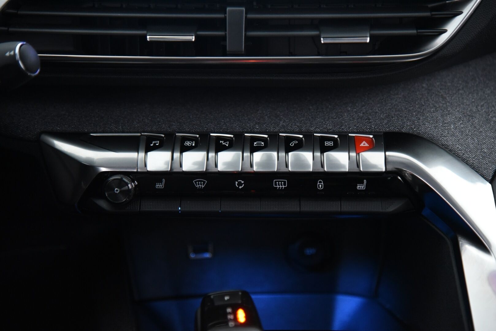 Peugeot 3008 2019 Allure PureTech 130 EAT8 / BLIS / Vetokoukku / Lohkolämmitin / Muistipenkki / Jakopää tehty 03/25 / FULL LED - Jakopää tehty 03/25! / 1. Om Suomi-auto! / Digimittaristo