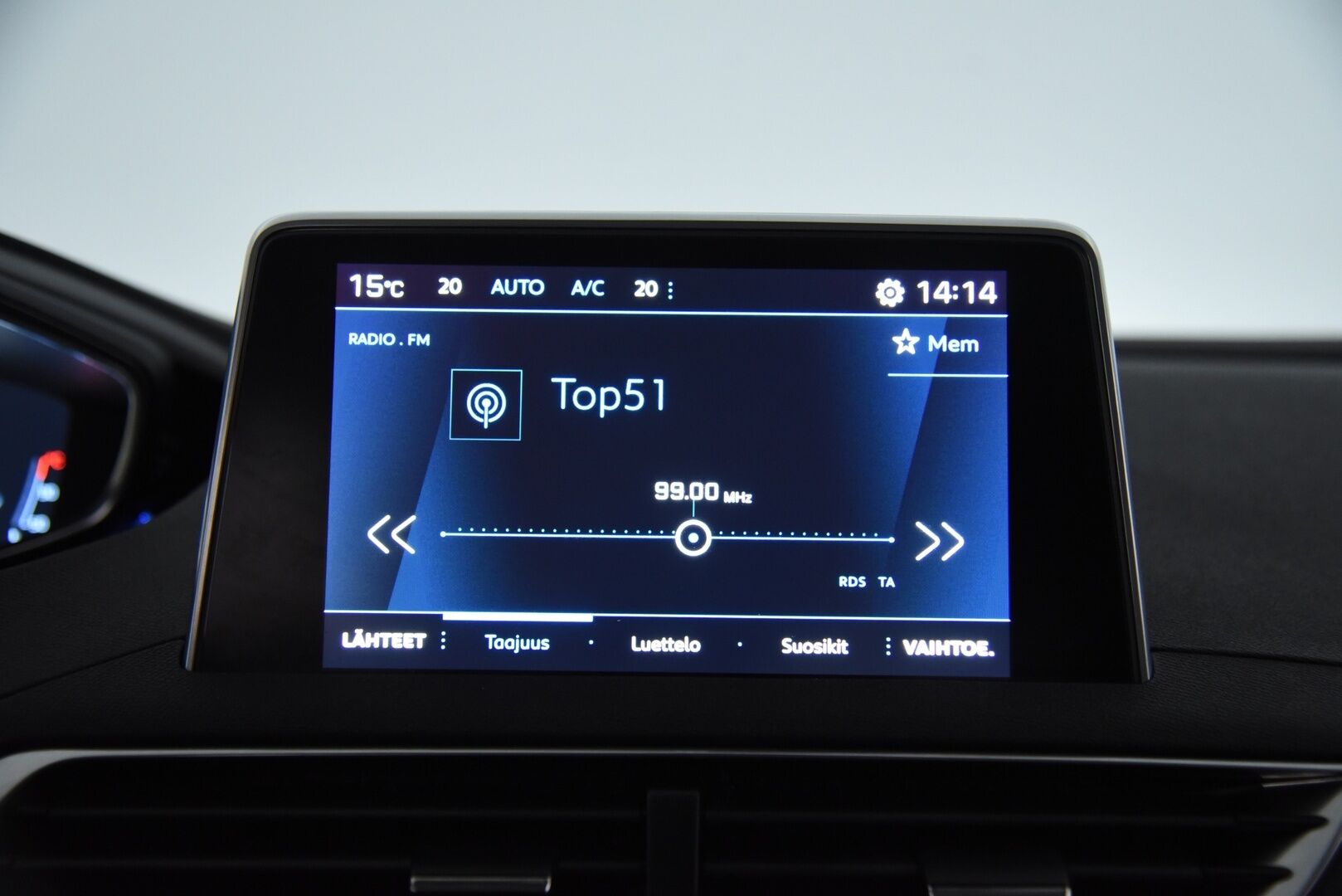 Peugeot 3008 2019 Allure PureTech 130 EAT8 / BLIS / Vetokoukku / Lohkolämmitin / Muistipenkki / Jakopää tehty 03/25 / FULL LED - Jakopää tehty 03/25! / 1. Om Suomi-auto! / Digimittaristo