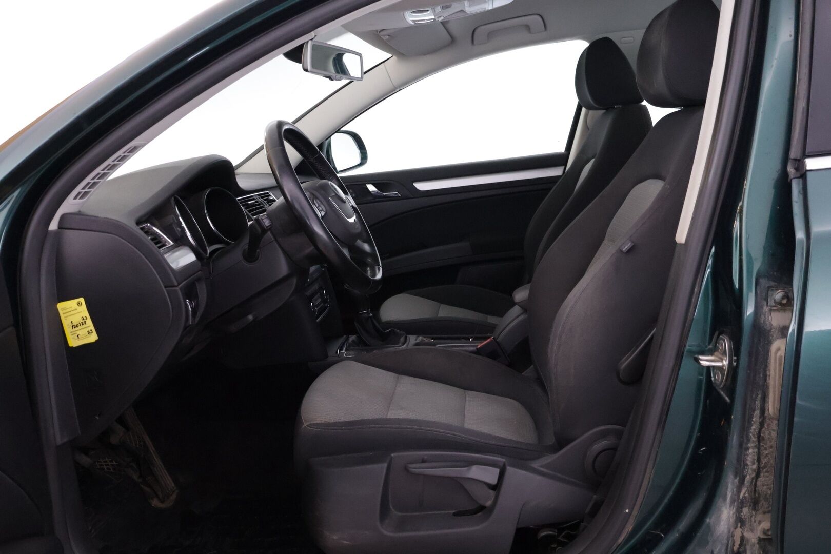 Skoda Superb 2011 Combi 1,6 TDI Ambition GreenLine - Myydään Huutokaupat.com - Myydään huutokaupat.com