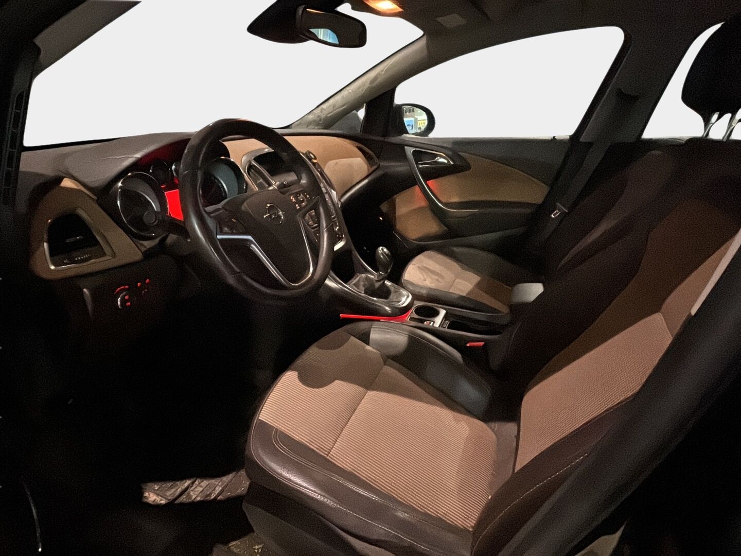 OPEL ASTRA 2011 Sport Tourer Cosmo 1,4 Turbo 103kW MT6  YritysOutlet - Myydään vain yrityksille - Ratinlämmmitin / Vetokoukku / Vakkari