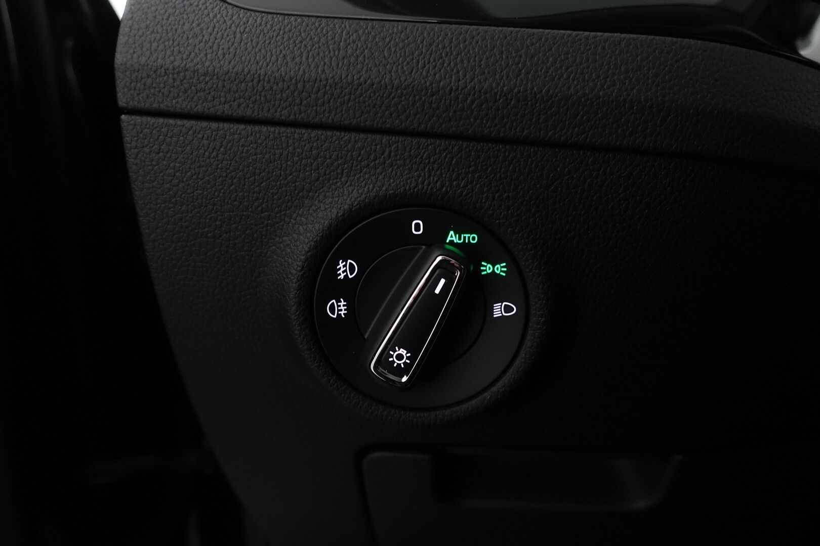 Skoda Superb 2019 Combi 1,5 TSI ACT L&K BusinessLine DSG Autom. - | ACC | Webasto | Hierovat & Ilmastoidut Muistinahat | Panoraama | Canton | Kamera | Keyless | Navi | AppleCarPlay | BLIS | 2X Renkaat & Vanteet |