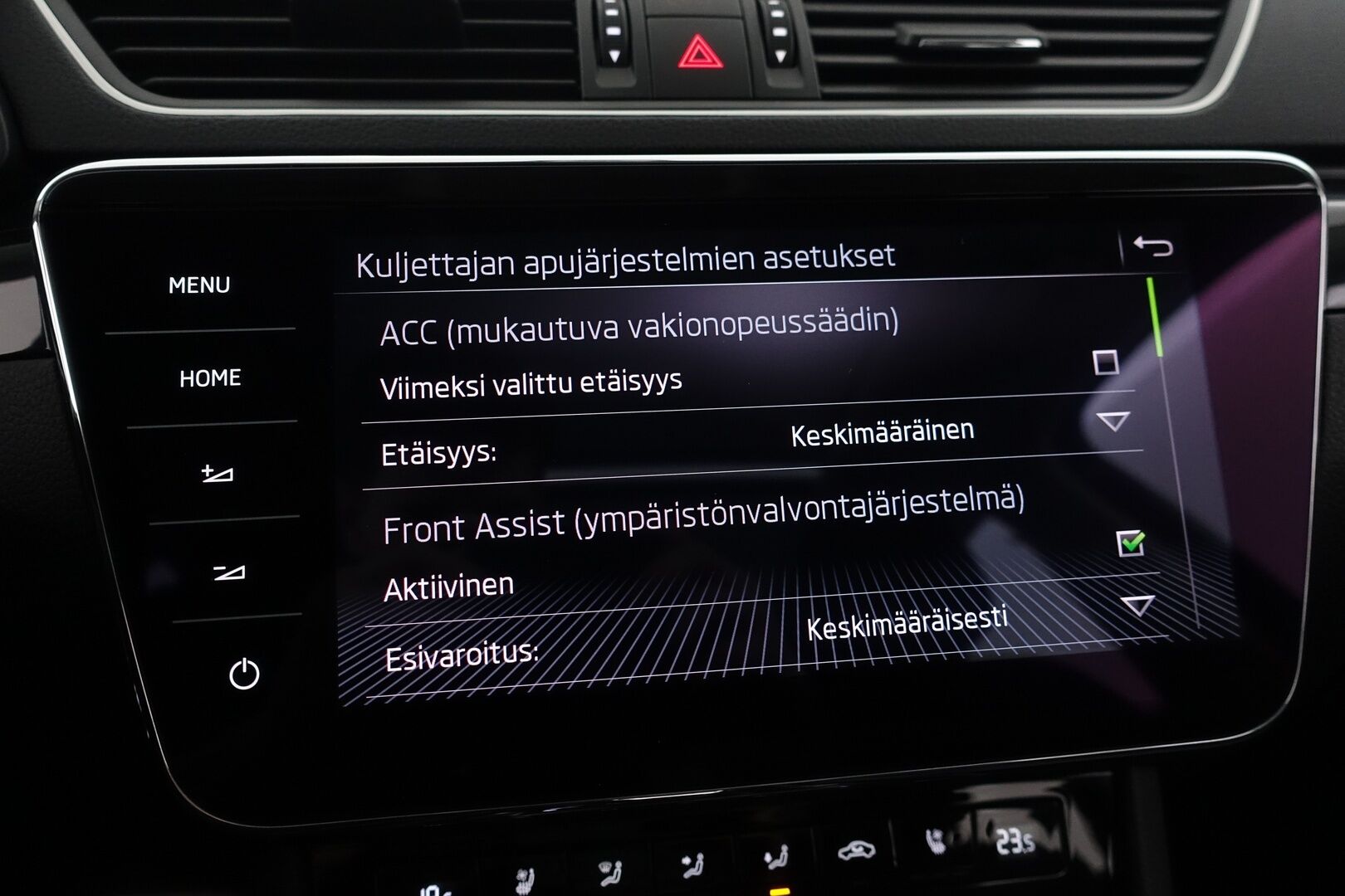 Skoda Superb 2019 Combi 1,5 TSI ACT L&K BusinessLine DSG Autom. - | ACC | Webasto | Hierovat & Ilmastoidut Muistinahat | Panoraama | Canton | Kamera | Keyless | Navi | AppleCarPlay | BLIS | 2X Renkaat & Vanteet |