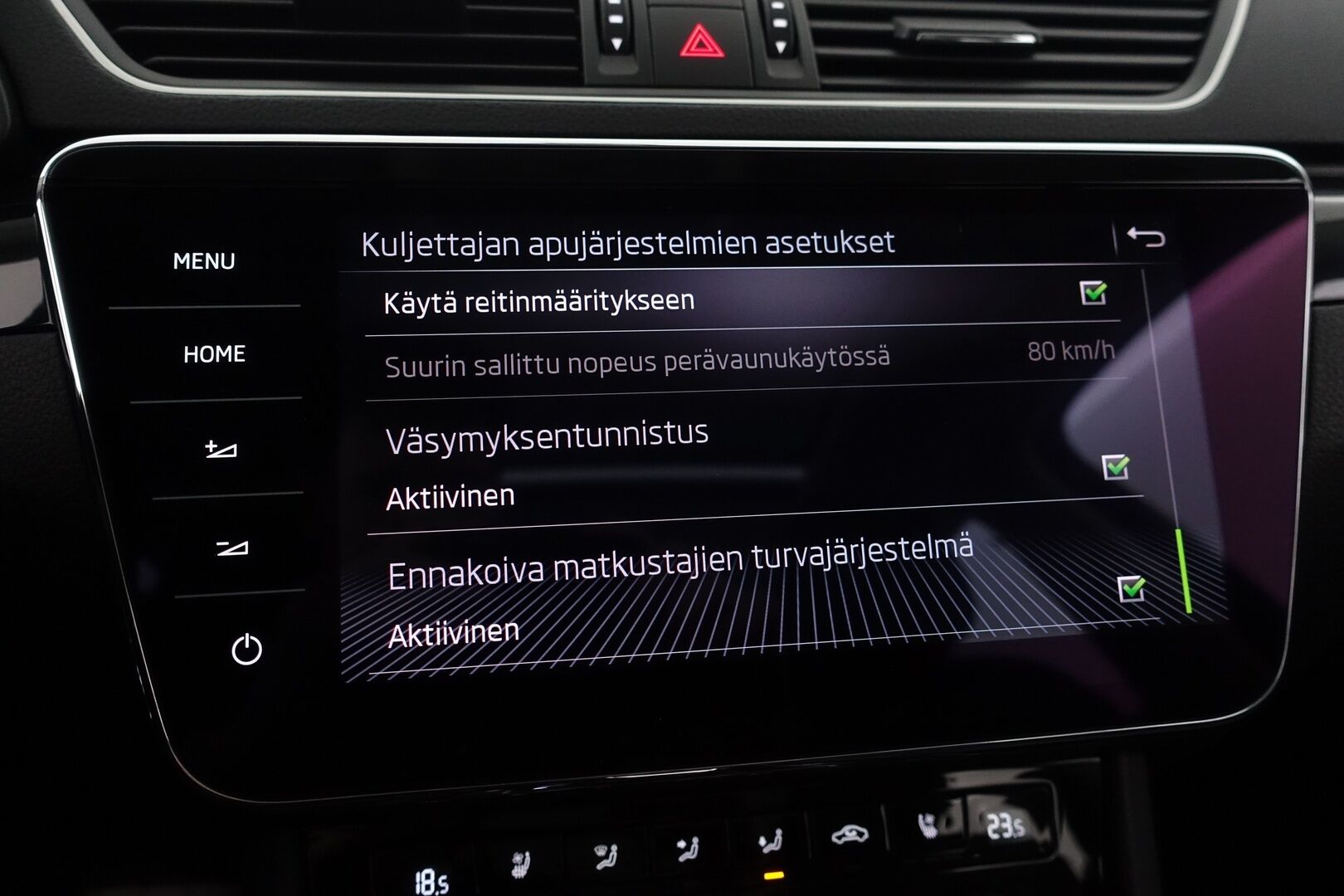 Skoda Superb 2019 Combi 1,5 TSI ACT L&K BusinessLine DSG Autom. - | 1 Om. Suomi-Auto | ACC | Webasto | Hierovat & Ilmastoidut Muistinahat | Panoraama | Canton | Kamera | Keyless | Navi | AppleCarPlay | BLIS | 2X Renkaat & Vanteet |