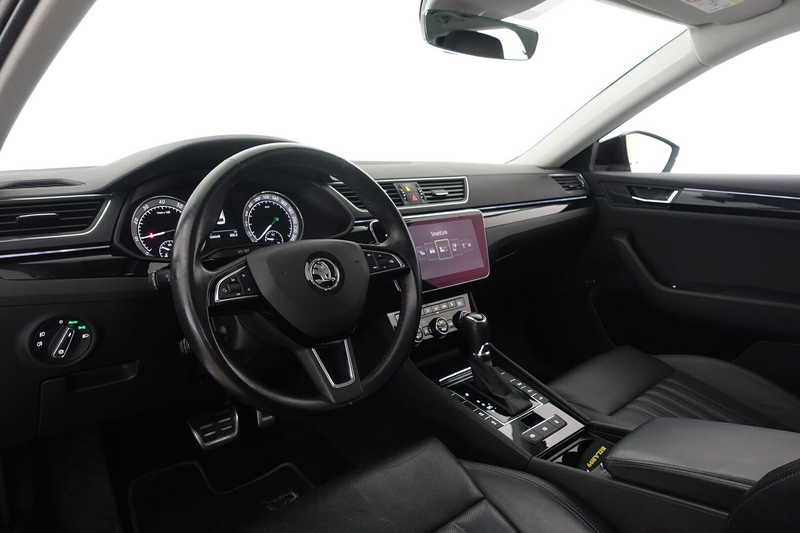 Skoda Superb 2019 Combi 1,5 TSI ACT L&K BusinessLine DSG Autom. - | ACC | Webasto | Hierovat & Ilmastoidut Muistinahat | Panoraama | Canton | Kamera | Keyless | Navi | AppleCarPlay | BLIS | 2X Renkaat & Vanteet |