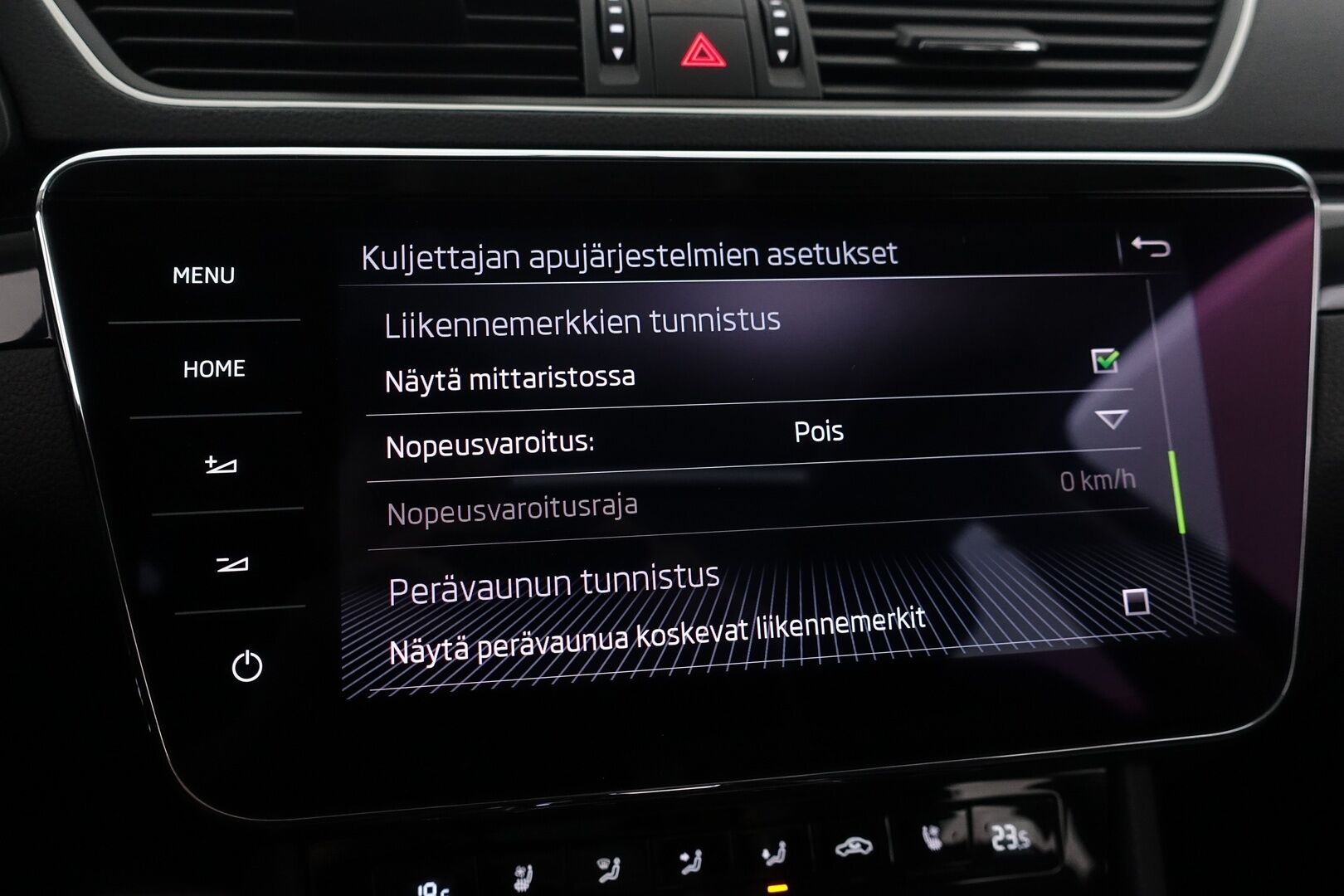 Skoda Superb 2019 Combi 1,5 TSI ACT L&K BusinessLine DSG Autom. - | ACC | Webasto | Hierovat & Ilmastoidut Muistinahat | Panoraama | Canton | Kamera | Keyless | Navi | AppleCarPlay | BLIS | 2X Renkaat & Vanteet |