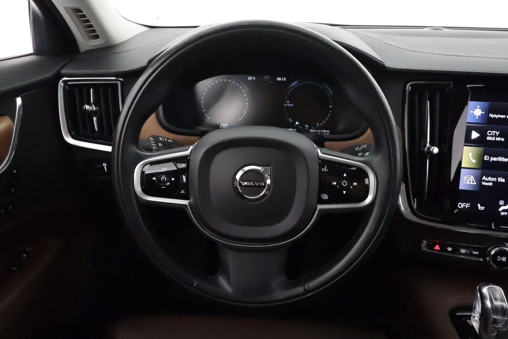 Volvo V90 2019 T8 AWD Business Inscription aut **Adapt.vakkari / Muistipenkki / Full LED / Ruskeat Sporttinahat / KeylessGo / P.kamera** - 3,99 % KORKOTARJOUS TÄHÄN AUTOON - 1.Om Suomi-auto / Kahdet renkaat aluvanteilla / Digimittaristo / BLIS / Webasto 