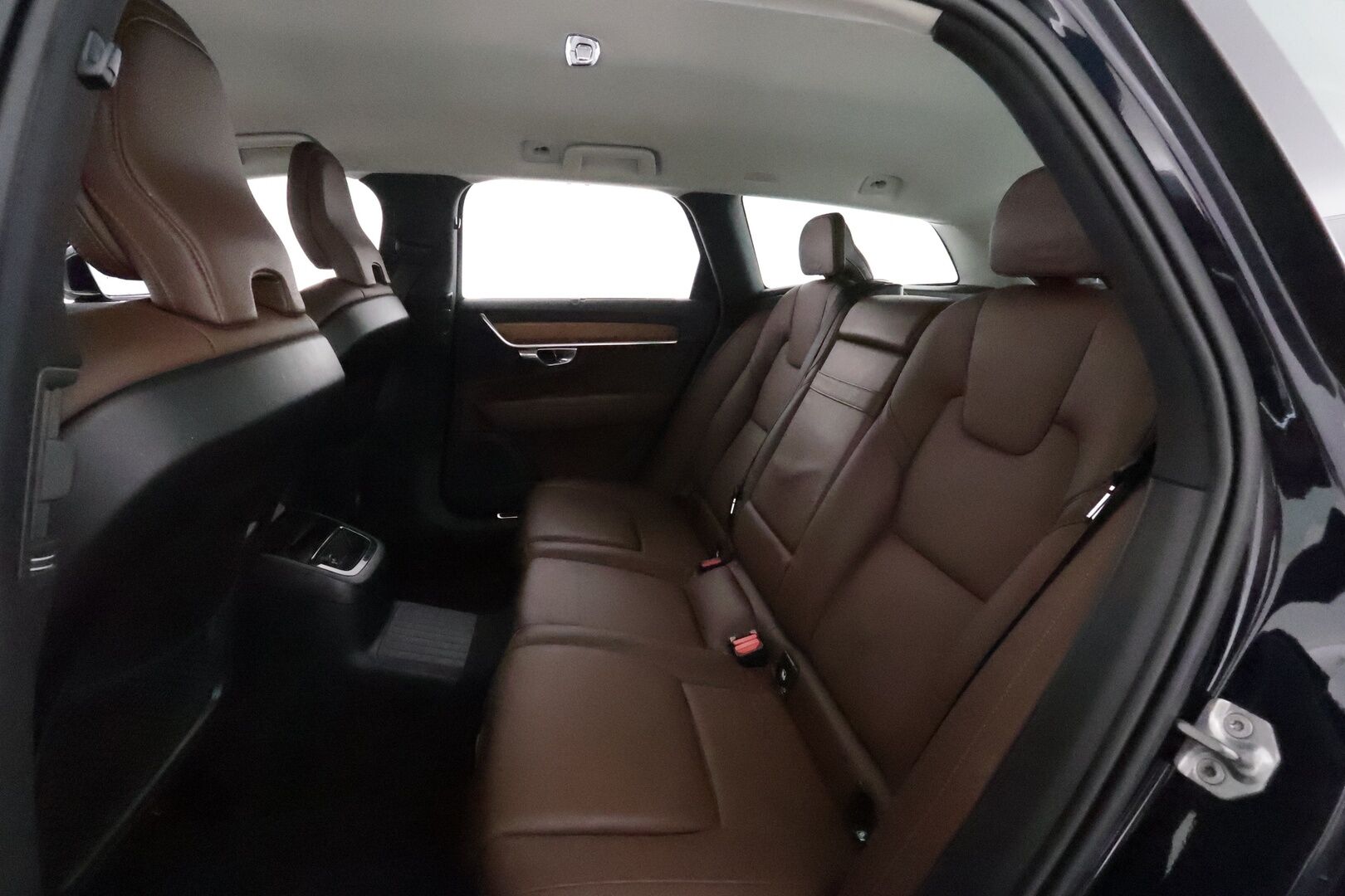 Volvo V90 2019 T8 AWD Business Inscription aut **Adapt.vakkari / Muistipenkki / Full LED / Ruskeat Sporttinahat / KeylessGo / P.kamera** - 3,99 % KORKOTARJOUS TÄHÄN AUTOON - 1.Om Suomi-auto / Kahdet renkaat aluvanteilla / Digimittaristo / BLIS / Webasto 