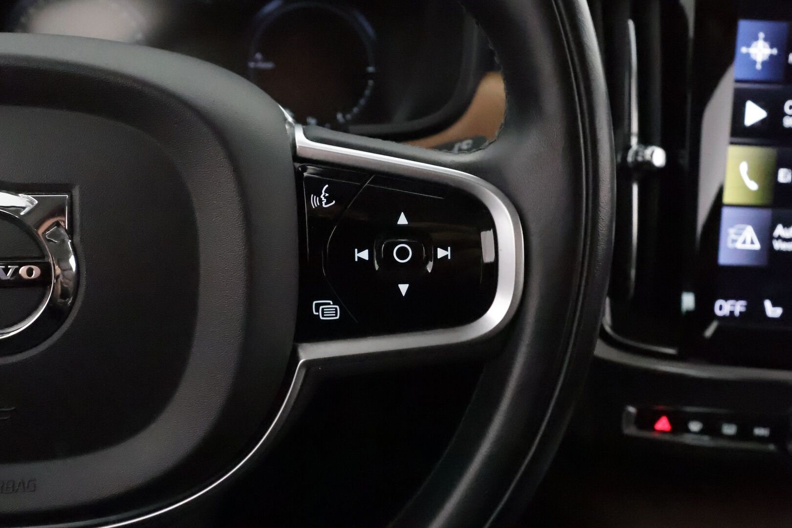 Volvo V90 2019 T8 AWD Business Inscription aut **Adapt.vakkari / Muistipenkki / Full LED / Ruskeat Sporttinahat / KeylessGo / P.kamera** - 3,99 % KORKOTARJOUS TÄHÄN AUTOON - 1.Om Suomi-auto / Kahdet renkaat aluvanteilla / Digimittaristo / BLIS / Webasto 