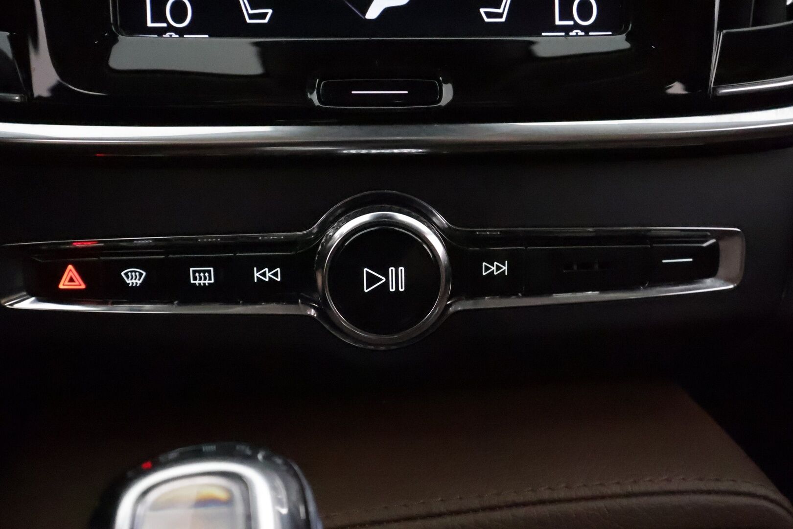 Volvo V90 2019 T8 AWD Business Inscription aut **Adapt.vakkari / Muistipenkki / Full LED / Ruskeat Sporttinahat / KeylessGo / P.kamera** - 3,99 % KORKOTARJOUS TÄHÄN AUTOON - 1.Om Suomi-auto / Kahdet renkaat aluvanteilla / Digimittaristo / BLIS / Webasto 