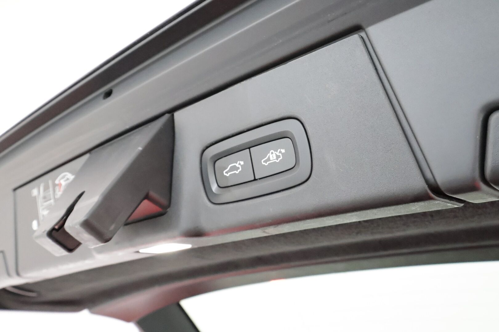 Volvo V90 2019 T8 AWD Business Inscription aut **Adapt.vakkari / Muistipenkki / Full LED / Ruskeat Sporttinahat / KeylessGo / P.kamera** - 3,99 % KORKOTARJOUS TÄHÄN AUTOON - 1.Om Suomi-auto / Kahdet renkaat aluvanteilla / Digimittaristo / BLIS / Webasto 