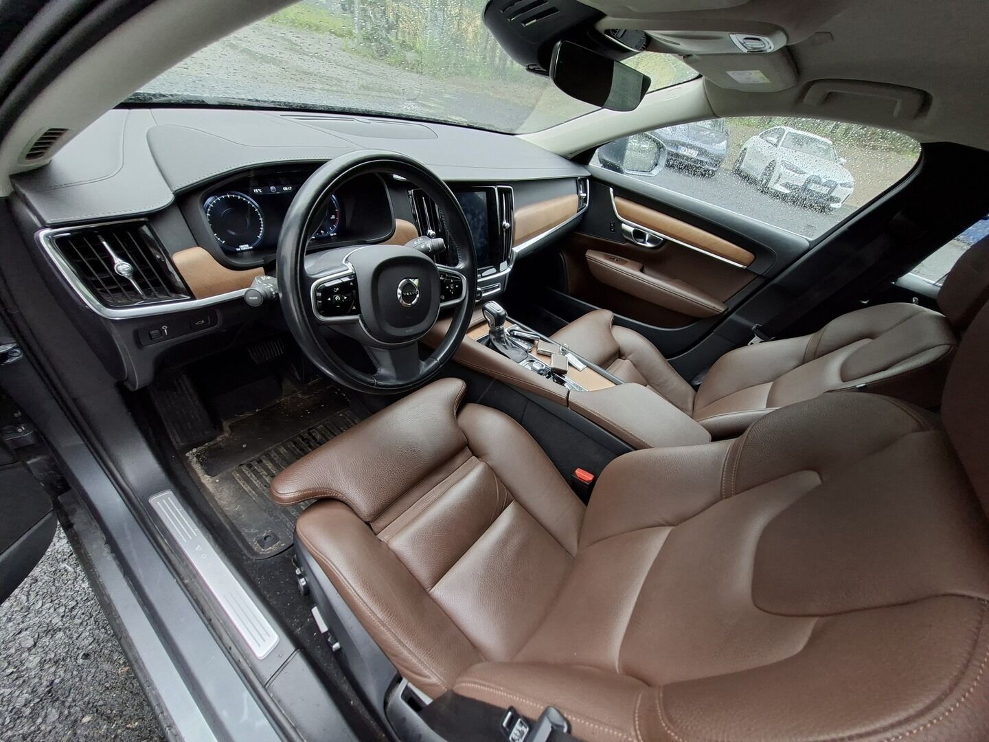 Volvo V90 2019 D4 AWD Business Inscription aut  **Muisitpenkki / Ruskeat nahat / P.kamera / Adapt.vakkari / TULOSSA!
