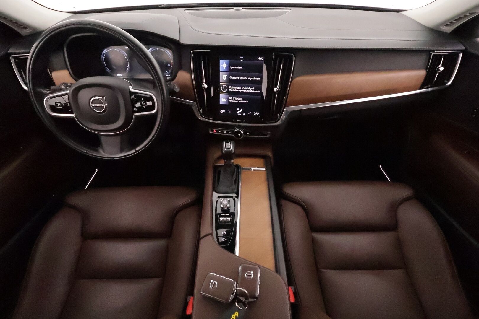 Volvo V90 2019 D4 AWD Business Inscription aut - Suomiauto / Webasto / Peruutuskamera / Full-LED / Ruskea Nahkasisusta / Muistipenkki / BLIS / Huippuvarusteet!