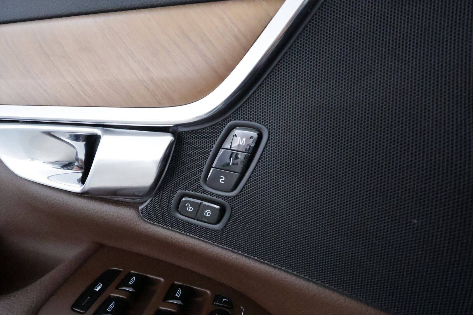 Volvo V90 2019 D4 AWD Business Inscription aut - Suomiauto / Webasto / Peruutuskamera / Full-LED / Ruskea Nahkasisusta / Muistipenkki / BLIS / Huippuvarusteet!