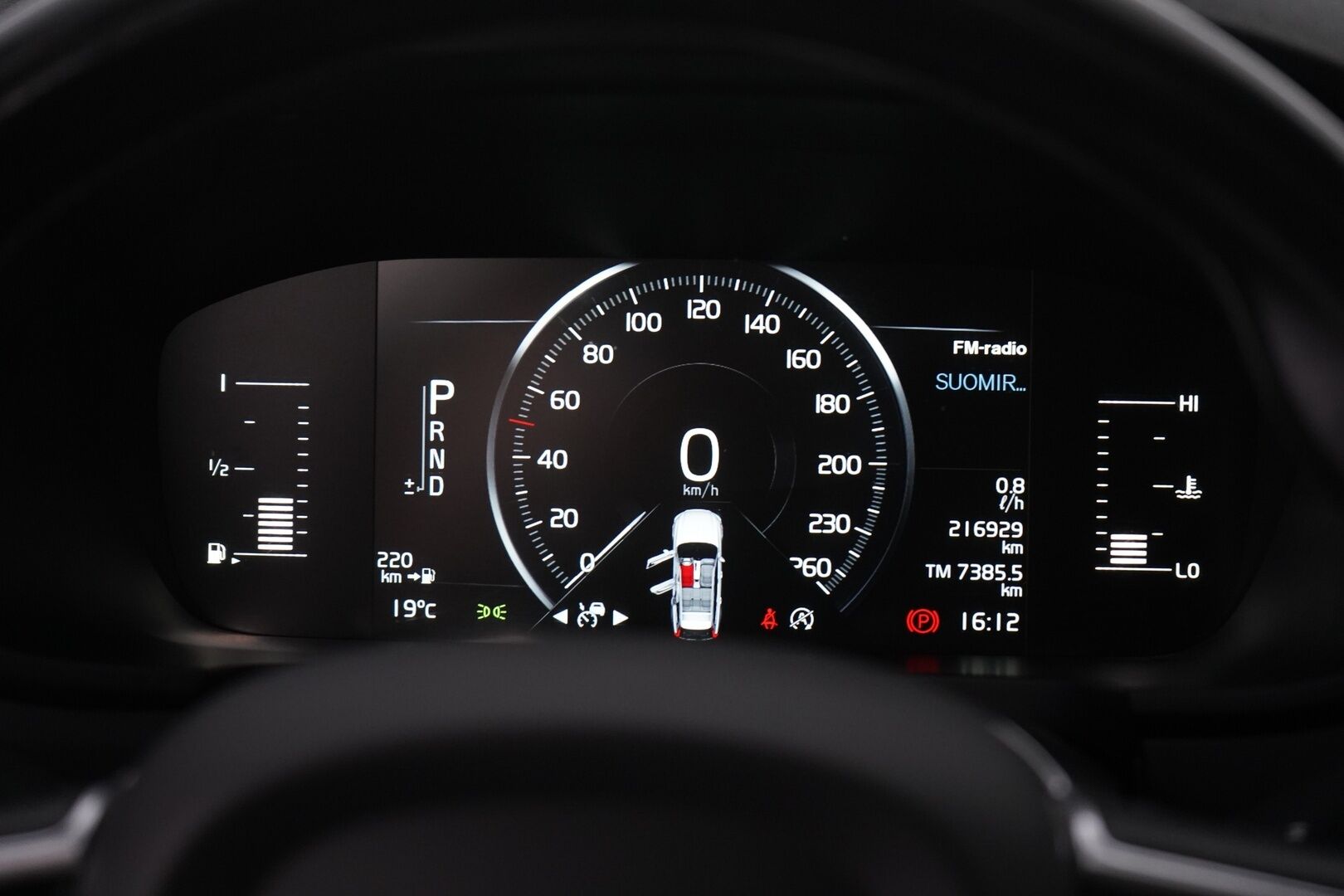 Volvo V90 2018 D3 AWD Momentum Aut. *ACC / Webasto / Vetokoukku / Osasähkö* - KATSO HINTA! / Kahdet todella hyvät renkaat alumiinivantein / Viimeisin huolto 215tkm