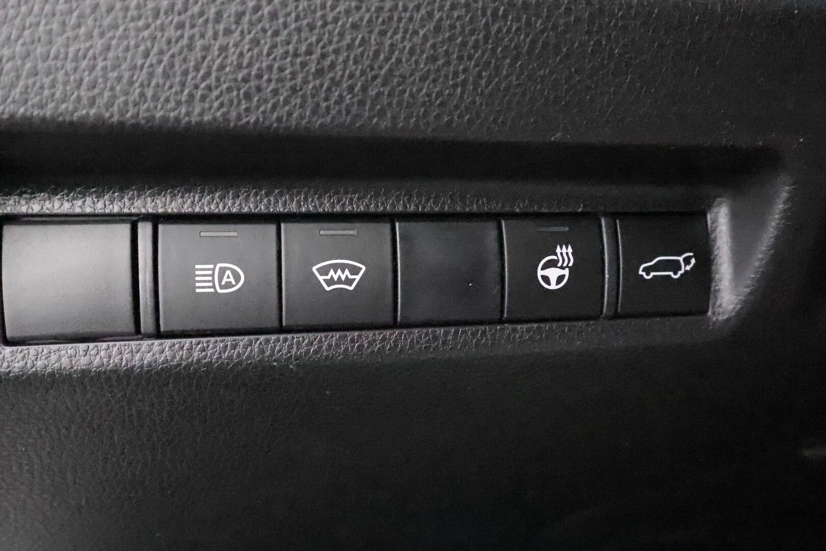 Toyota RAV4 2019 2,0 VVT-iE Active Multidrive S - | ACC | Koukku | LED | LTA | PCS | Navi | Keyless | P.kamera ja tutkat | Lohko+sisälämmitin | Lämm. ratti | Lämm. tuulilasi | 2x renkaat aluin | 