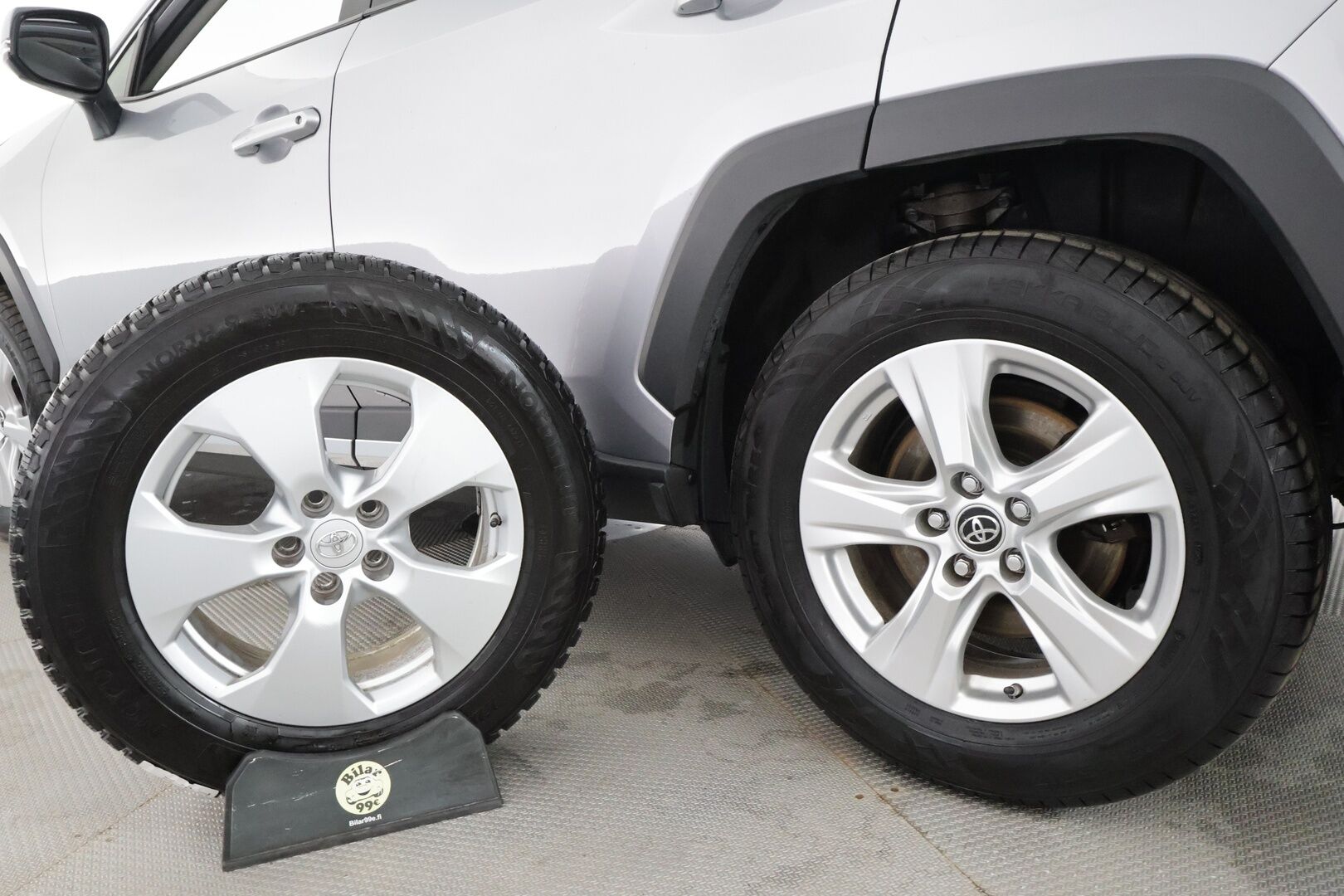 Toyota RAV4 2019 2,0 VVT-iE Active Multidrive S - | ACC | Koukku | LED | LTA | PCS | Navi | Keyless | P.kamera ja tutkat | Lohko+sisälämmitin | Lämm. ratti | Lämm. tuulilasi | 2x renkaat aluin | 