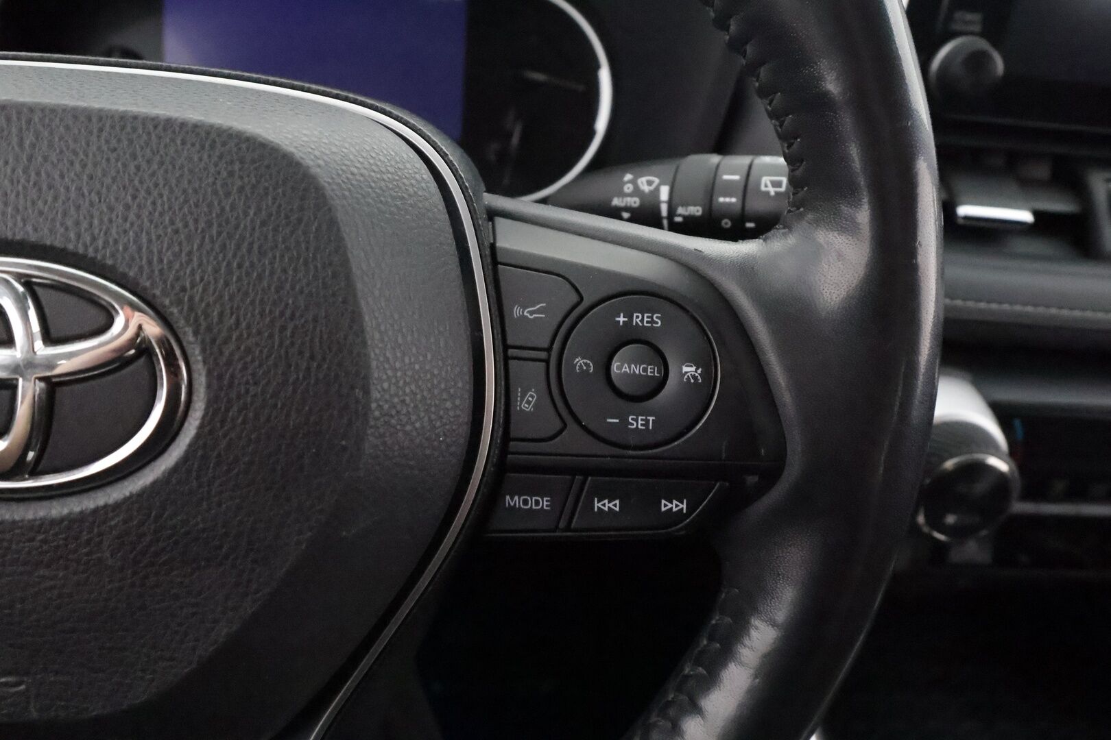 Toyota RAV4 2019 2,0 VVT-iE Active Multidrive S - | ACC | Koukku | LED | LTA | PCS | Navi | Keyless | P.kamera ja tutkat | Lohko+sisälämmitin | Lämm. ratti | Lämm. tuulilasi | 2x renkaat aluin | 